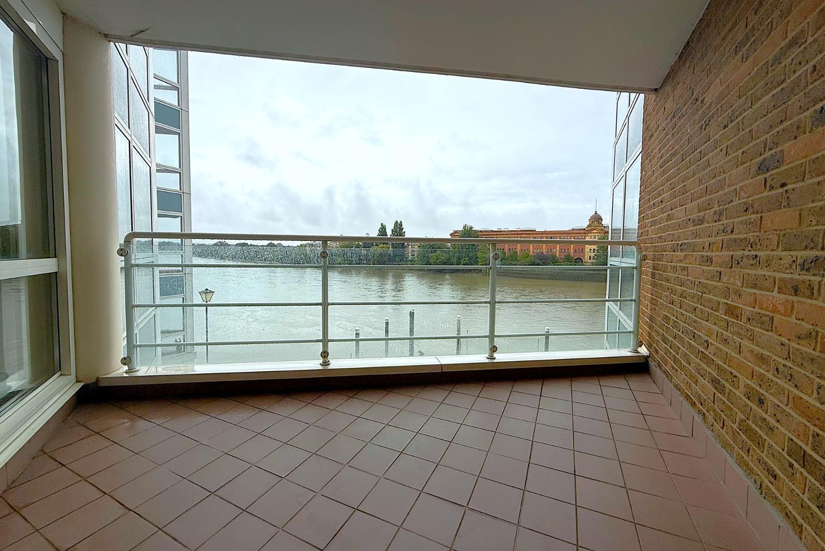 Views Over The Thames – King Henrys Reach, Hammersmith, W6