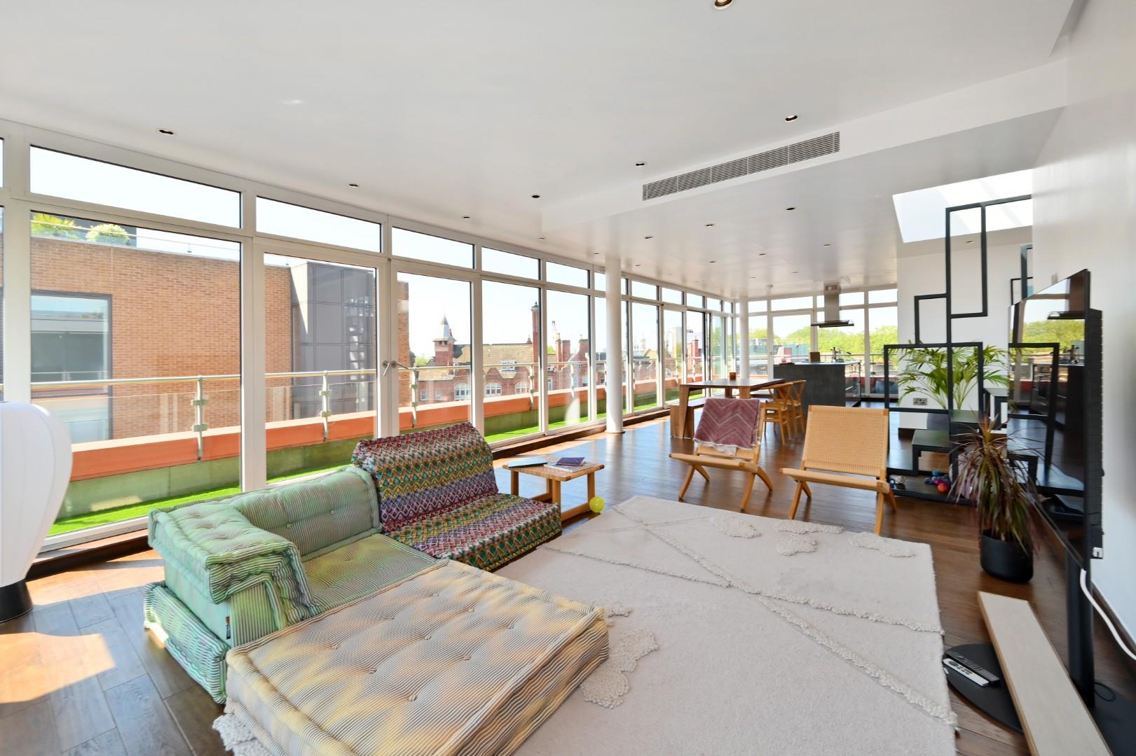 Hepworth Court, Gatliff Road, Grosvenor Waterside SW1W