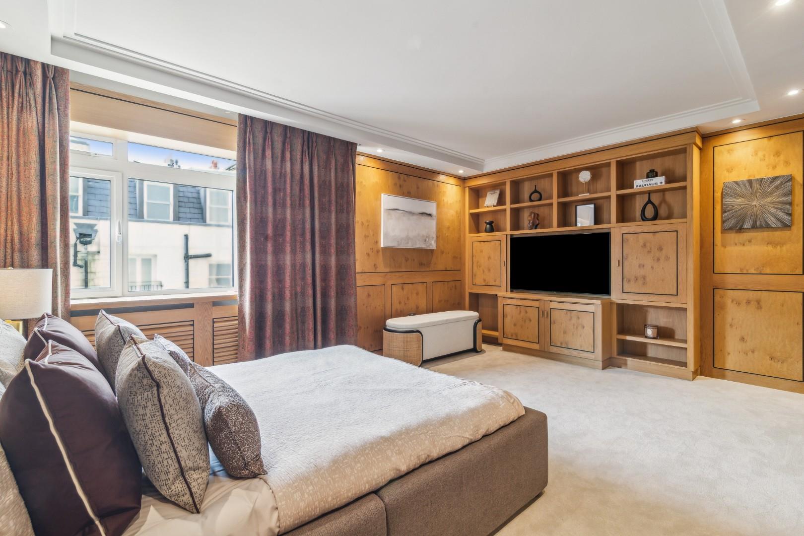 Over Looking Garden Square, Chelwood House, Gloucester Square, London W2