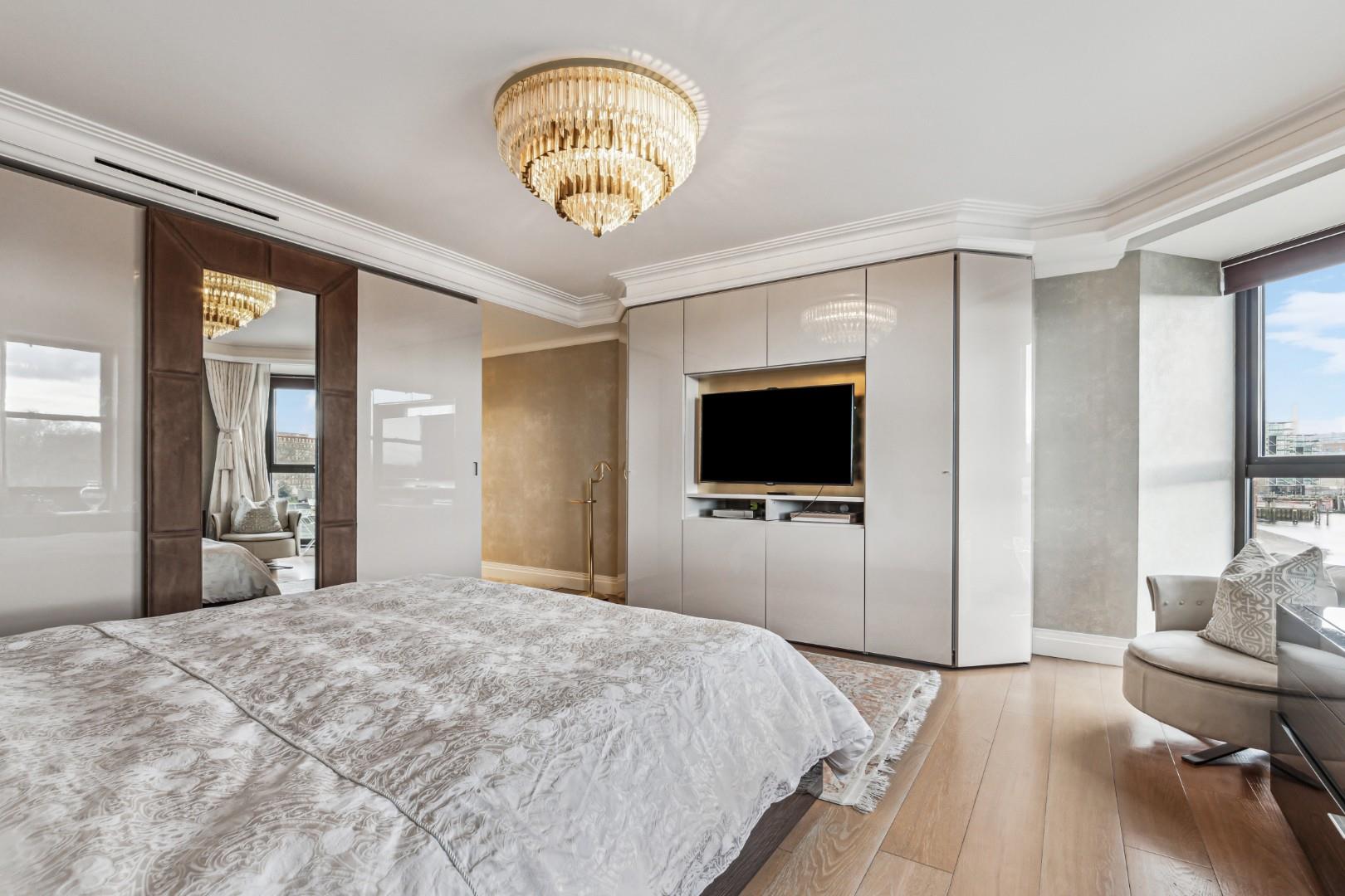Riverside Court, Nine Elms, SW8