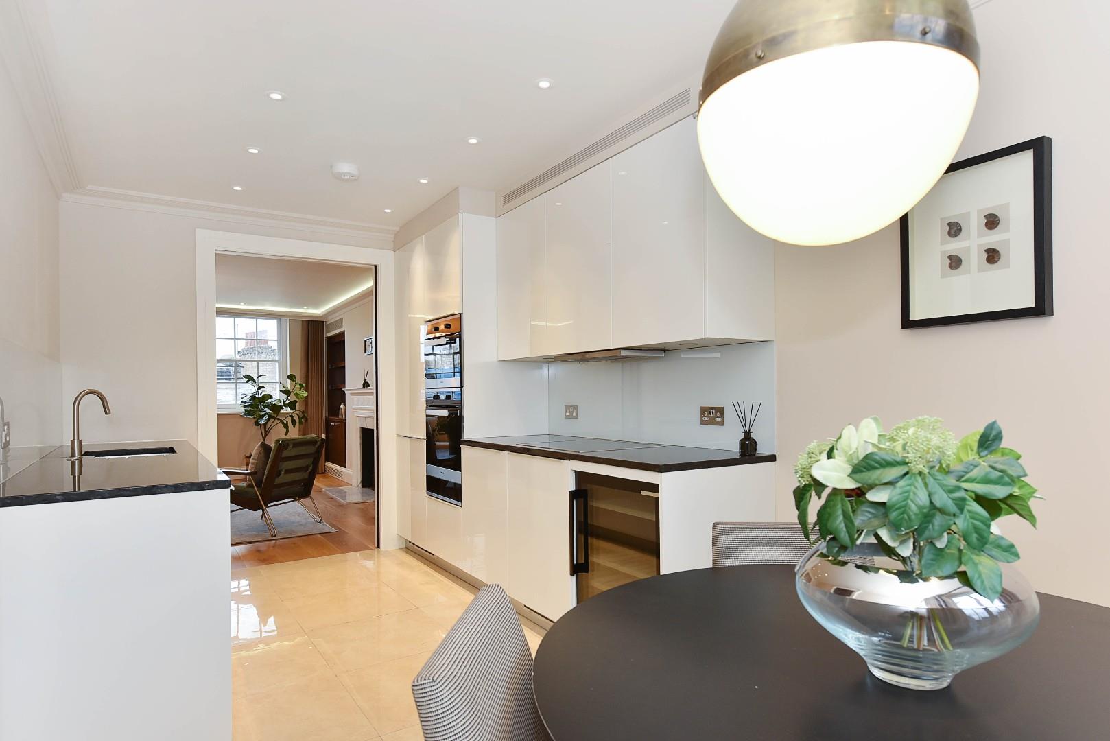 Curzon Street, Mayfair, London W1J