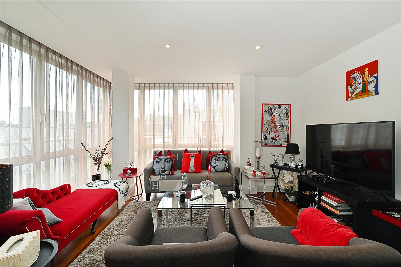 The Phoenix, Barrett Street, Marylebone W1