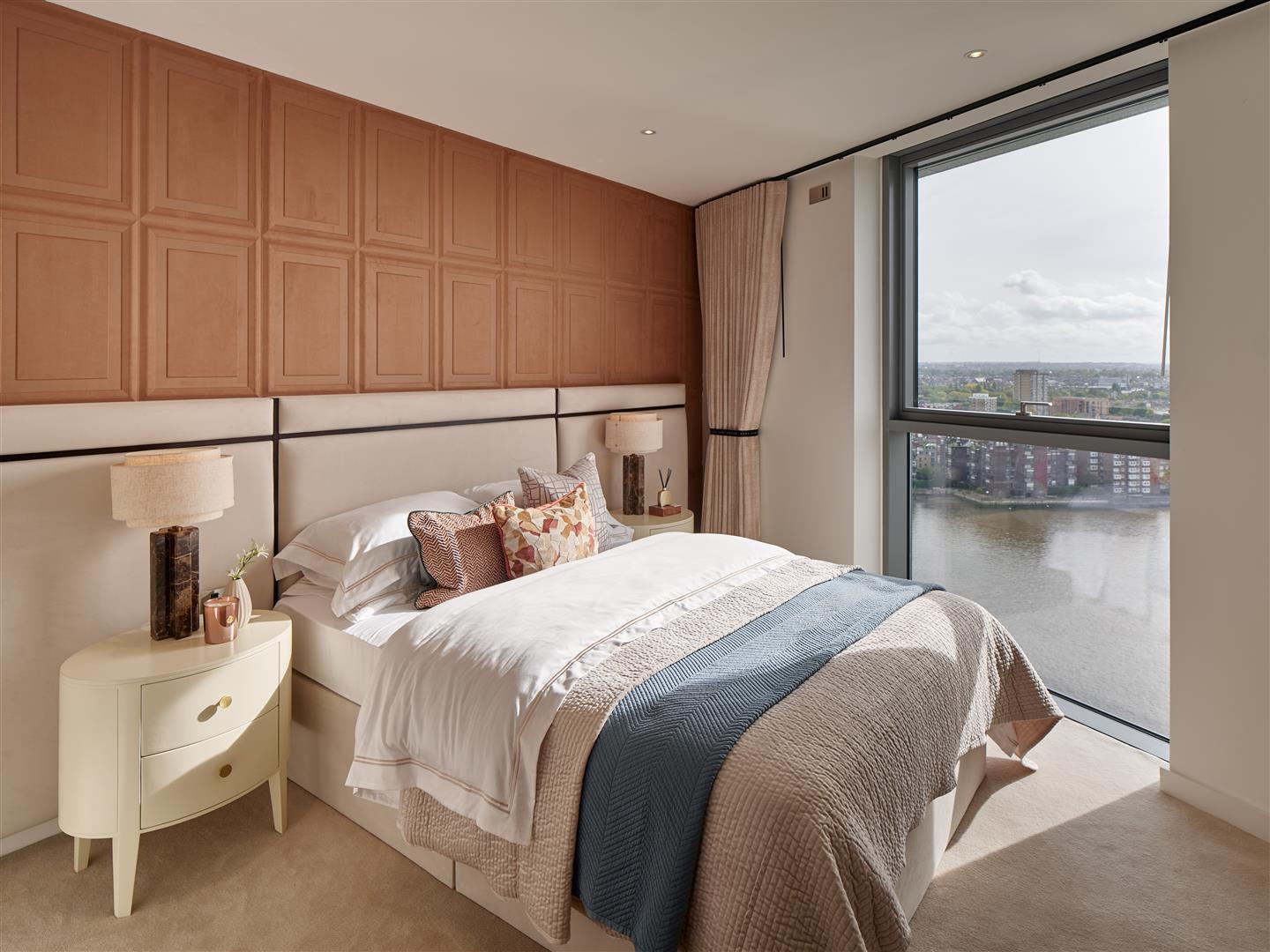 Luxury New Apartment At Tower West, Chelsea Waterfront SW10