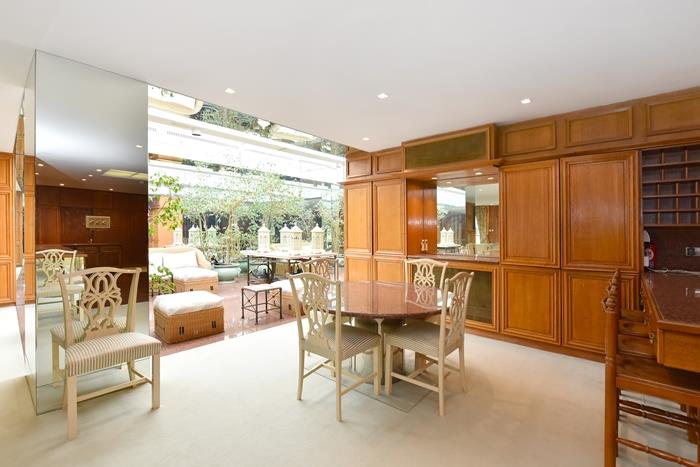 Fitzhardinge House, Portman Square, Marylebone, W1H