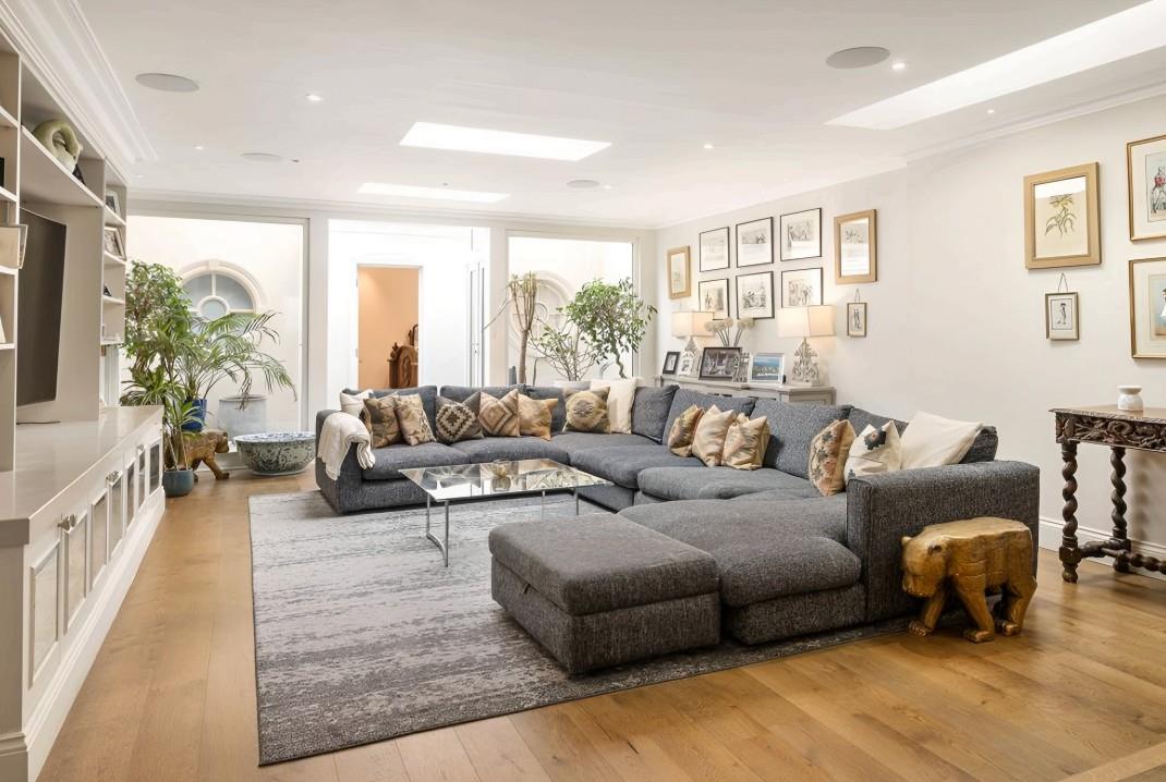 Family House For Sale – Flood Street, Chelsea SW3