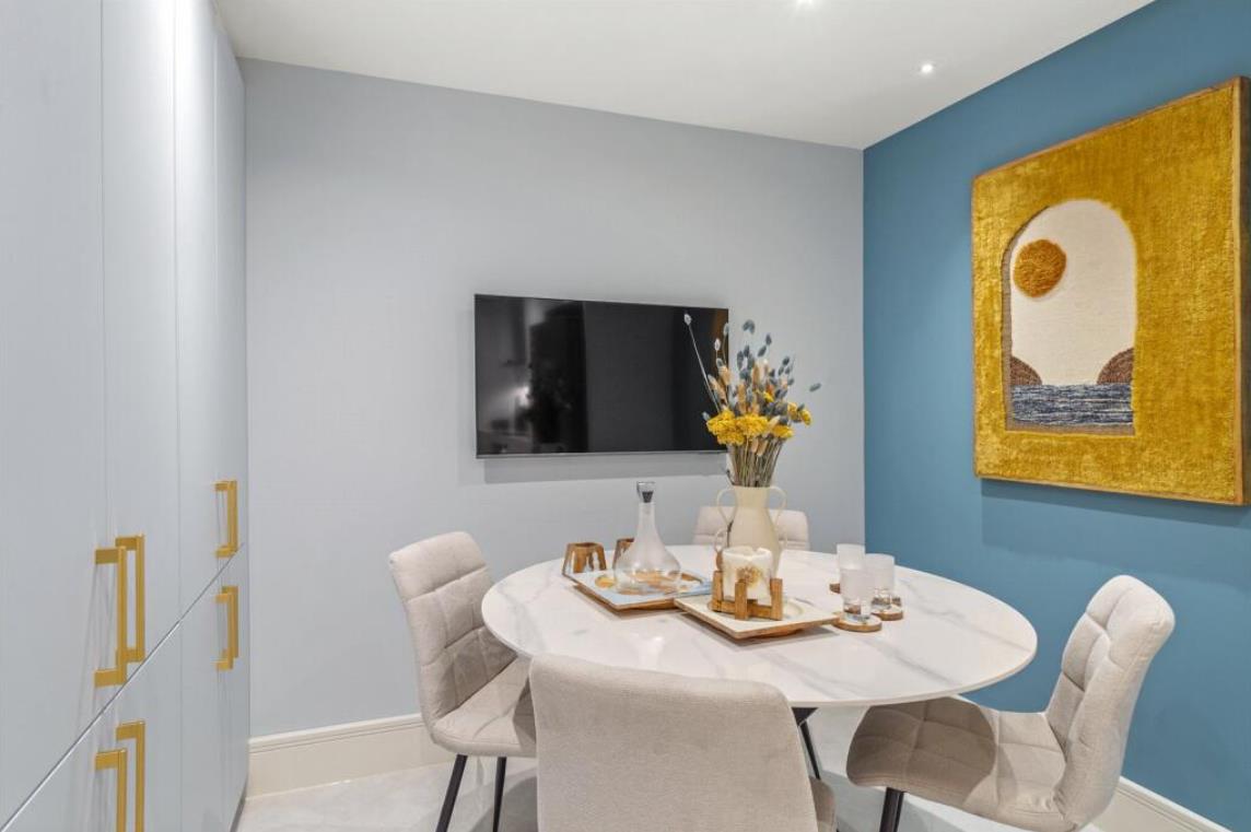 Regents Park House, Park Road, London