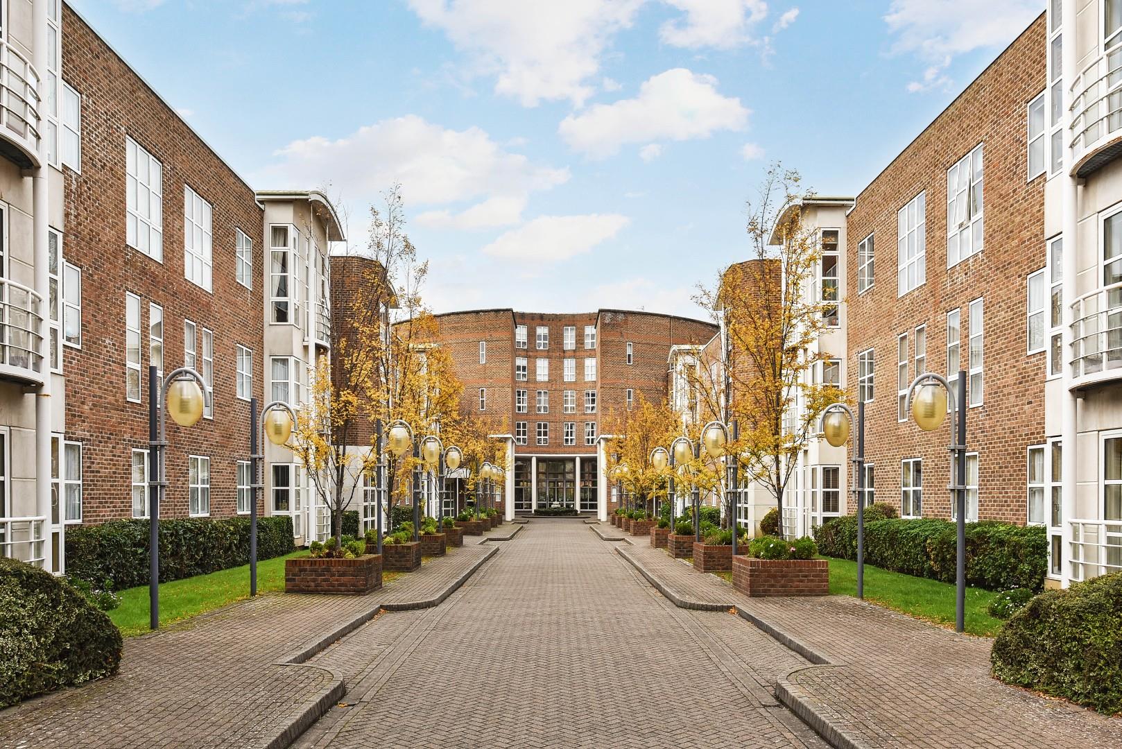 Views Over The Thames – King Henrys Reach, Hammersmith, W6
