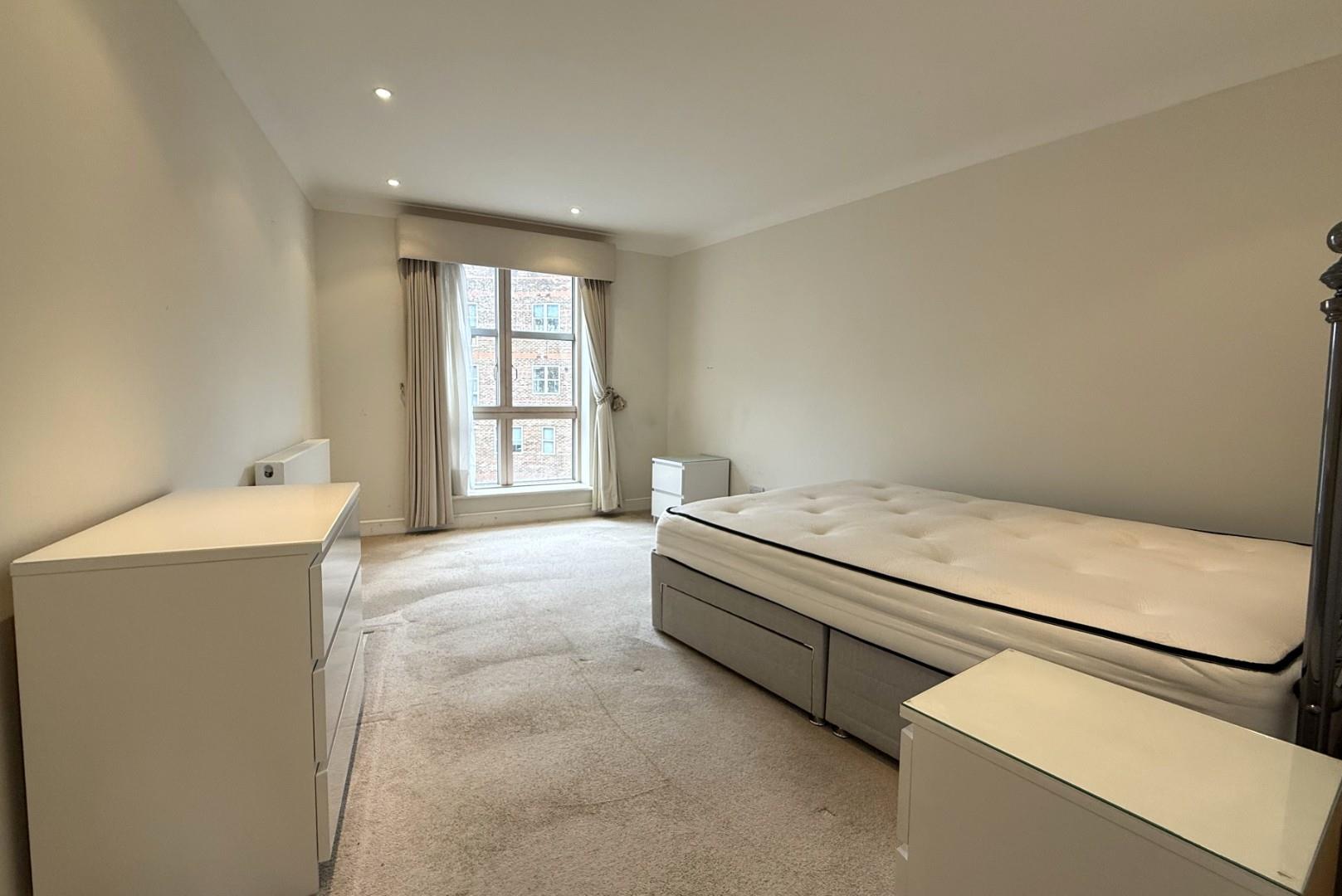 Views Over The Thames – King Henrys Reach, Hammersmith, W6