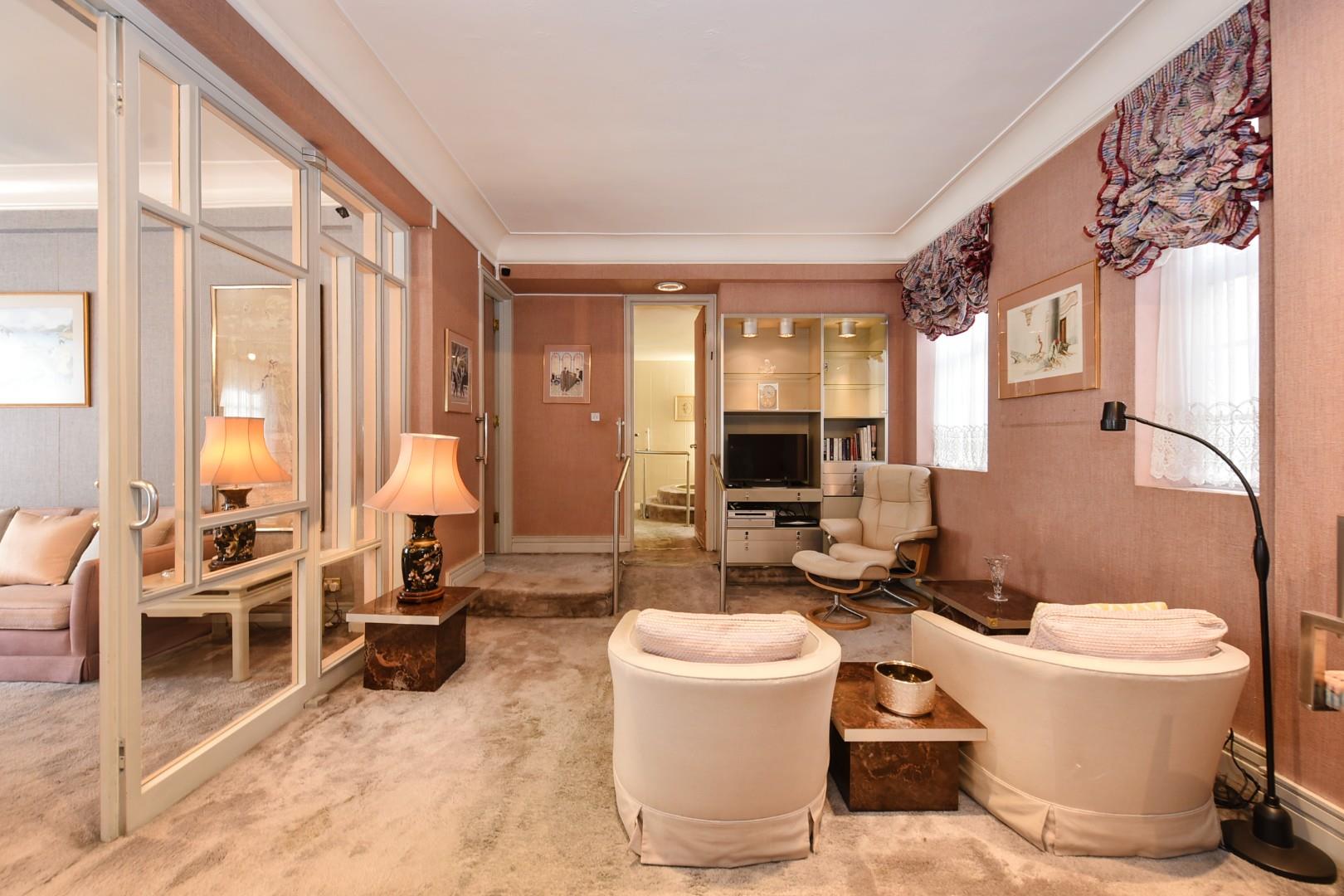 Bryanston Court I, George Street, Marylebone, London W1