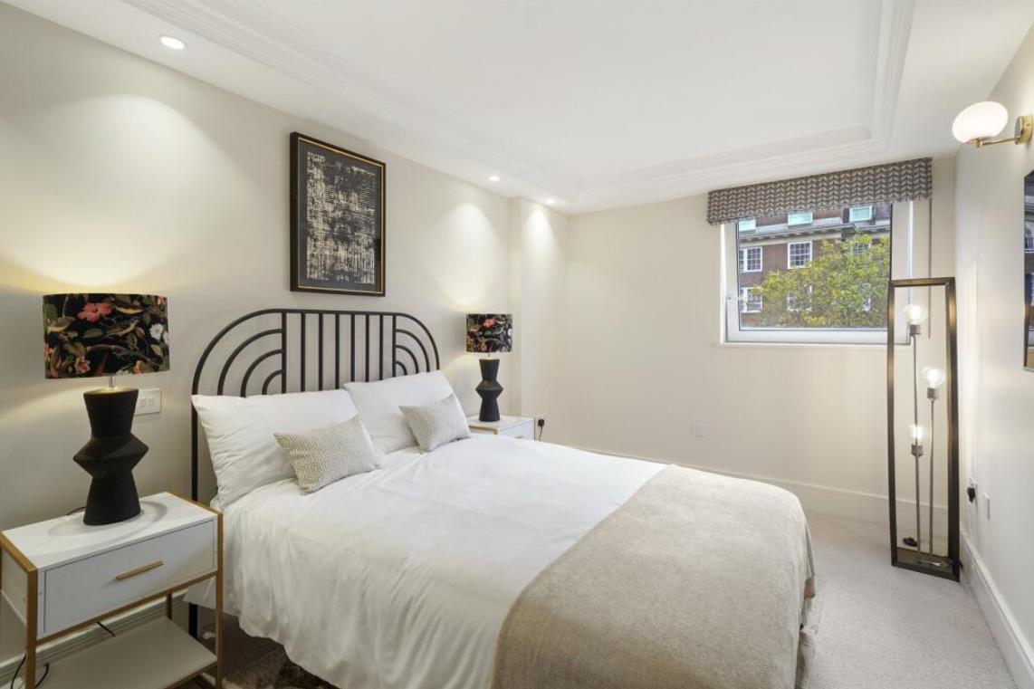 Regents Park House, Park Road, London