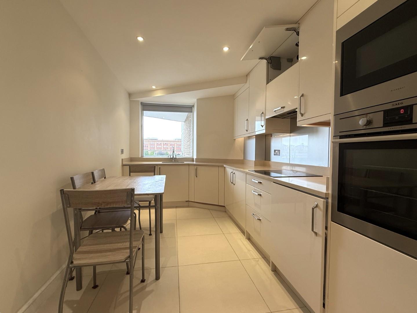 Views Over The Thames – King Henrys Reach, Hammersmith, W6