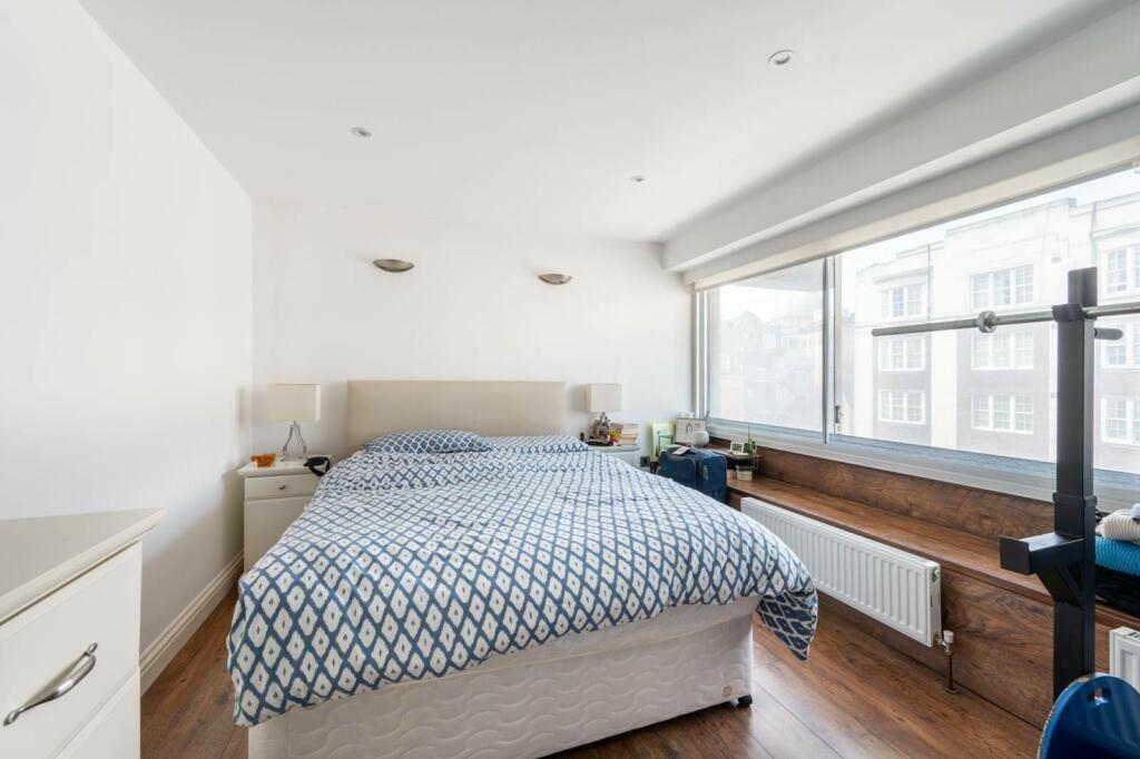 Queensway, London W2