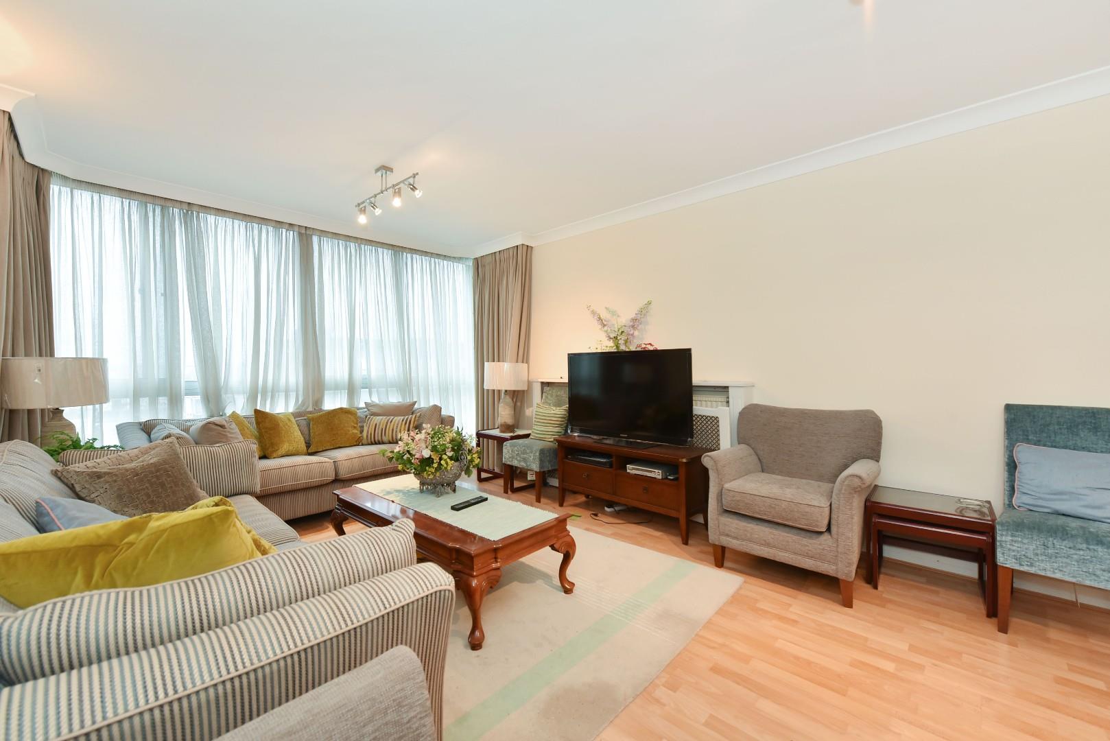 UNMODERNISED FLAT Quadrangle Tower, Cambridge Square, Hyde Park Estate W2