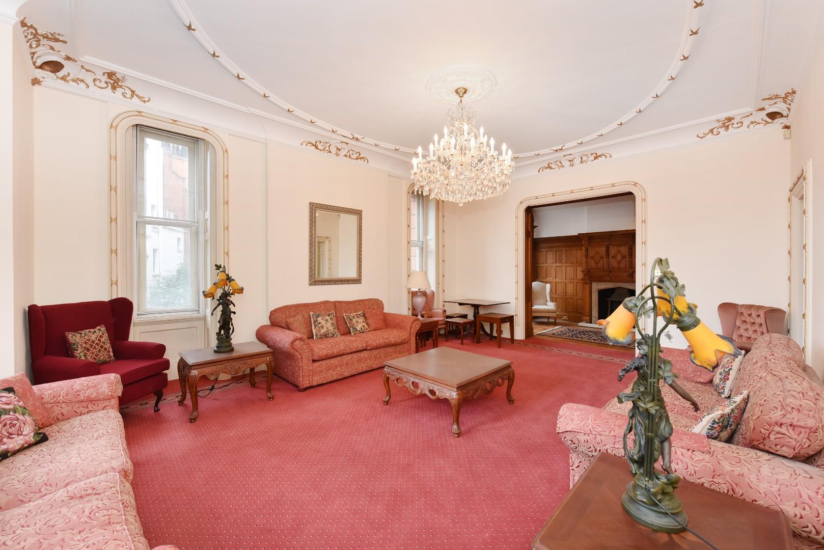 Huge Lateral Apartment Hay Hill, Mayfair, London W1J
