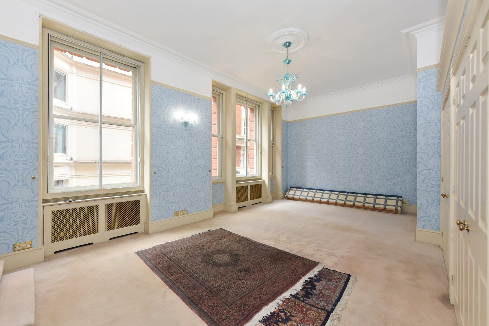 Huge Lateral Apartment Hay Hill, Mayfair, London W1J