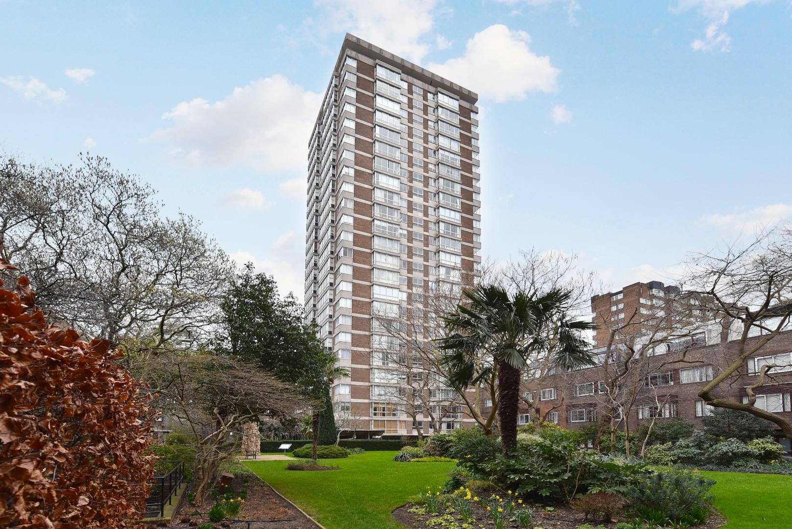 UNMODERNISED FLAT Quadrangle Tower, Cambridge Square, Hyde Park Estate W2