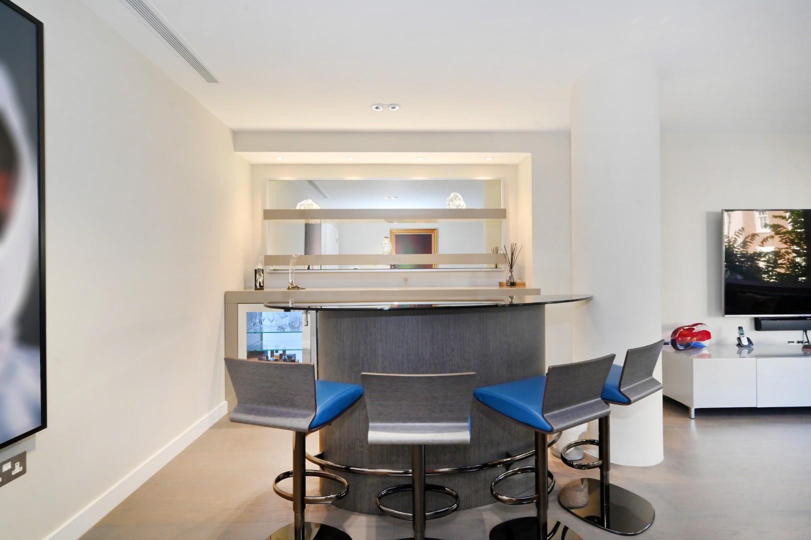 Heron Place, George Street, Marylebone Village W1U