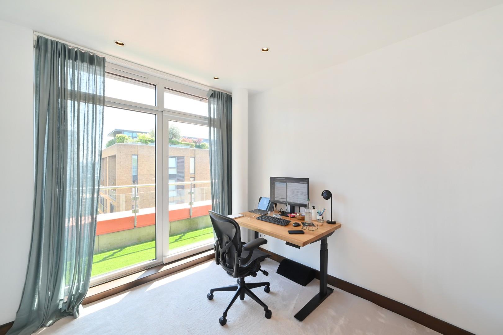 Hepworth Court, Gatliff Road, Grosvenor Waterside SW1W