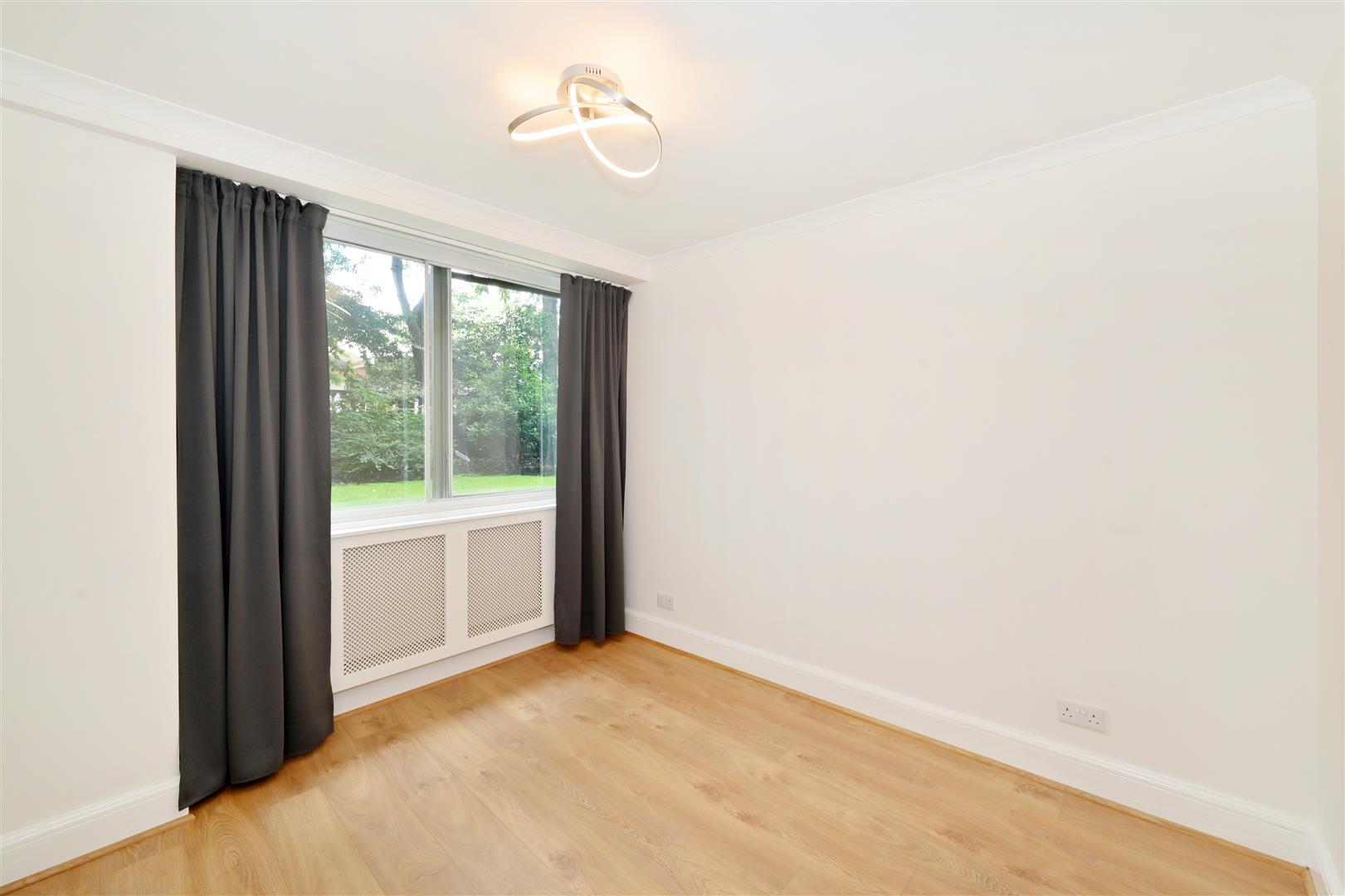 South Lodge, Knightsbridge SW7