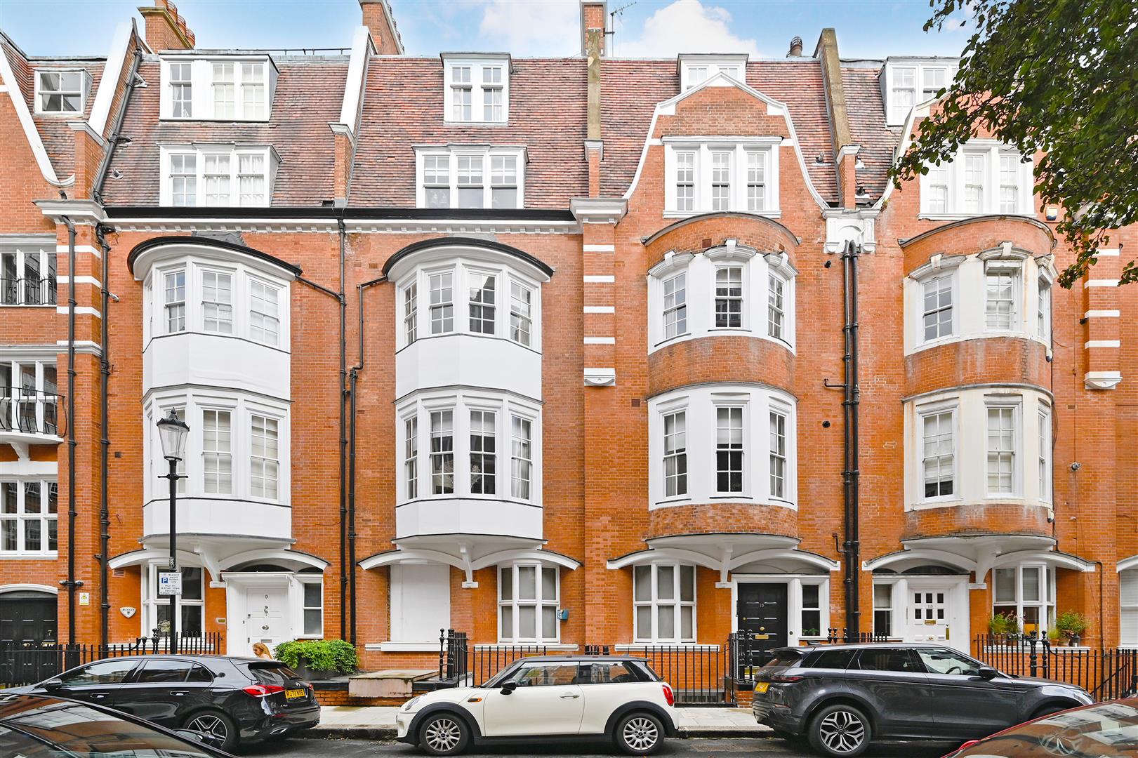 Sloane Court West, Chelsea, SW3