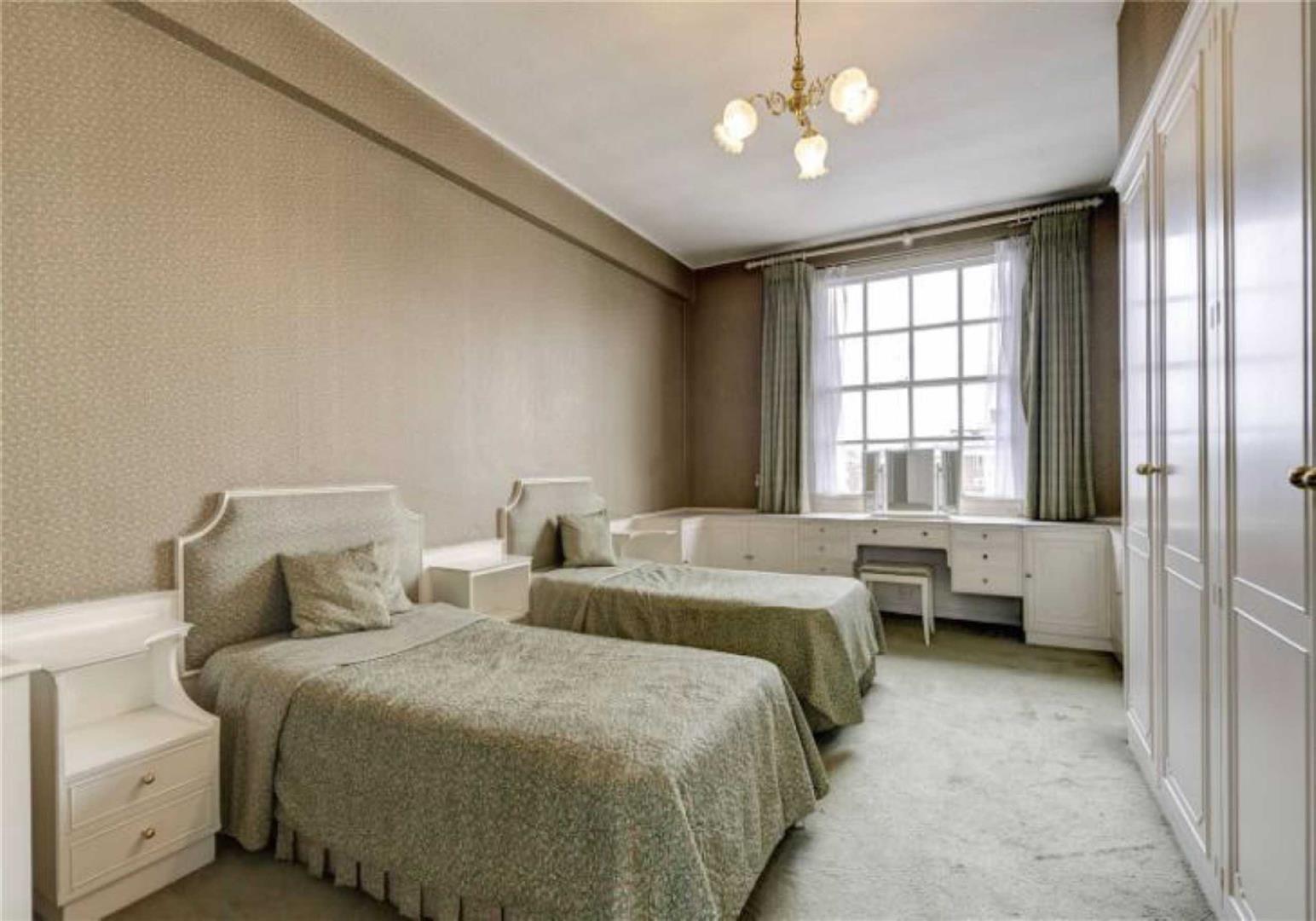 Bryanston Court, George Street, Marylebone W1H