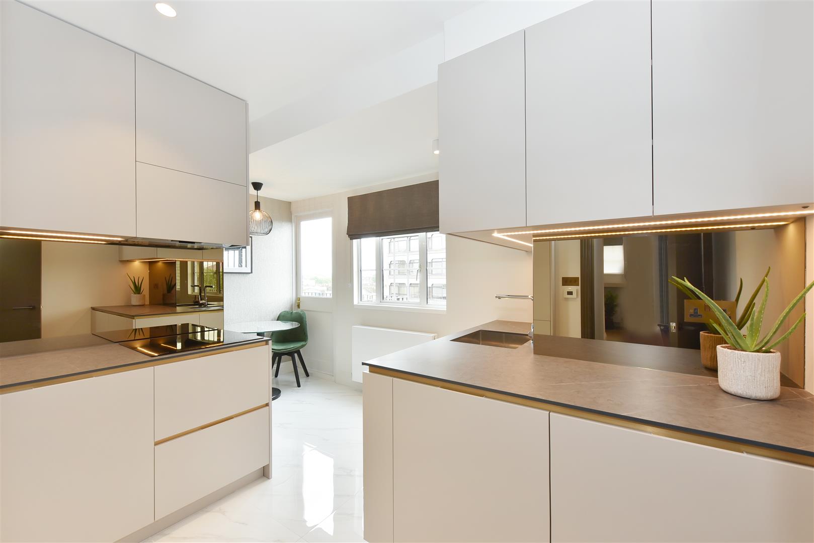 Knightsbridge Court, Sloane Street, SW1X