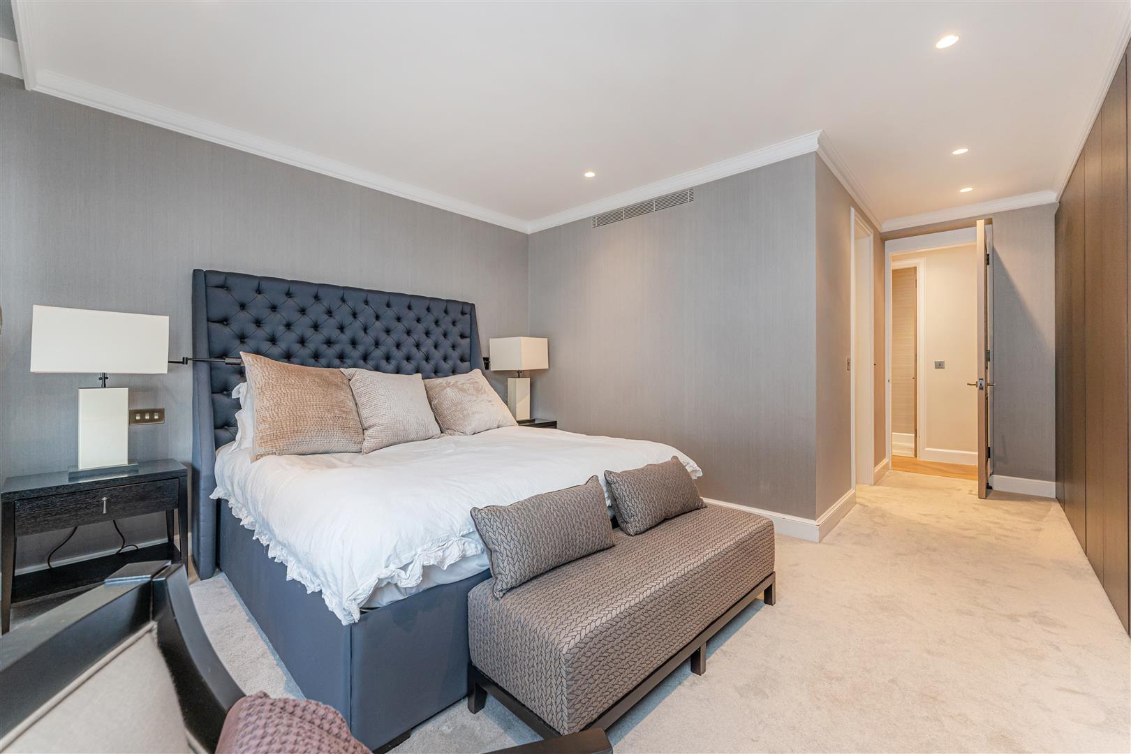 Cumberland Mansions, George Street, Marylebone W1H