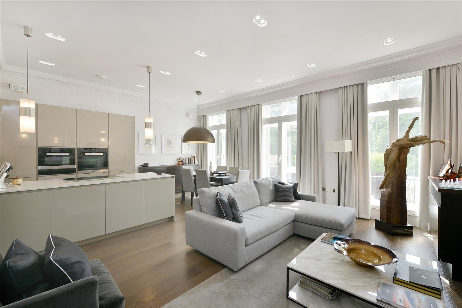 Olive Suite, Park Lane, Mayfair W1K