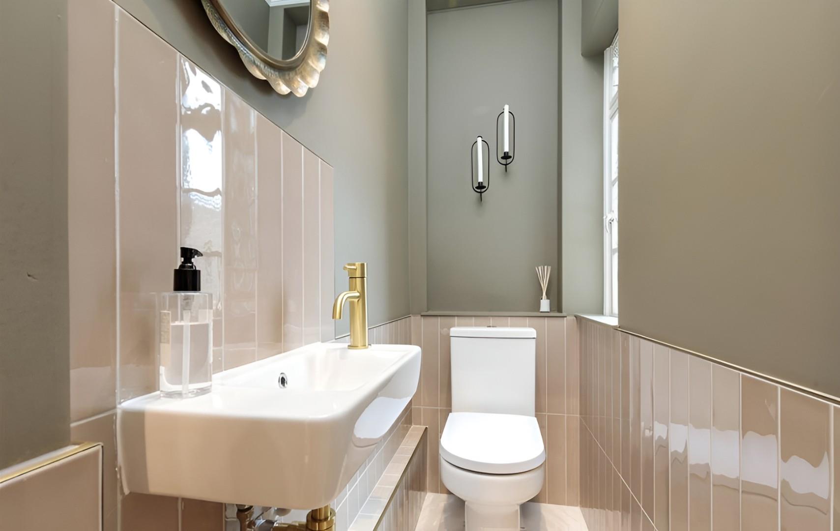 Montagu Mansions, London W1U