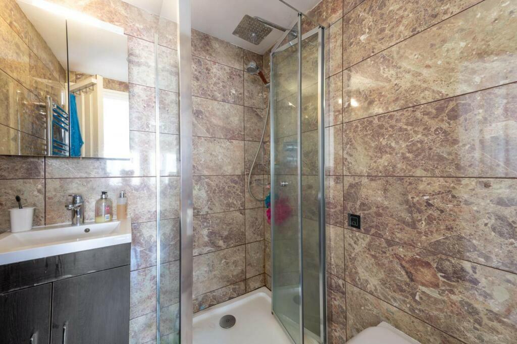 Queensway, London W2