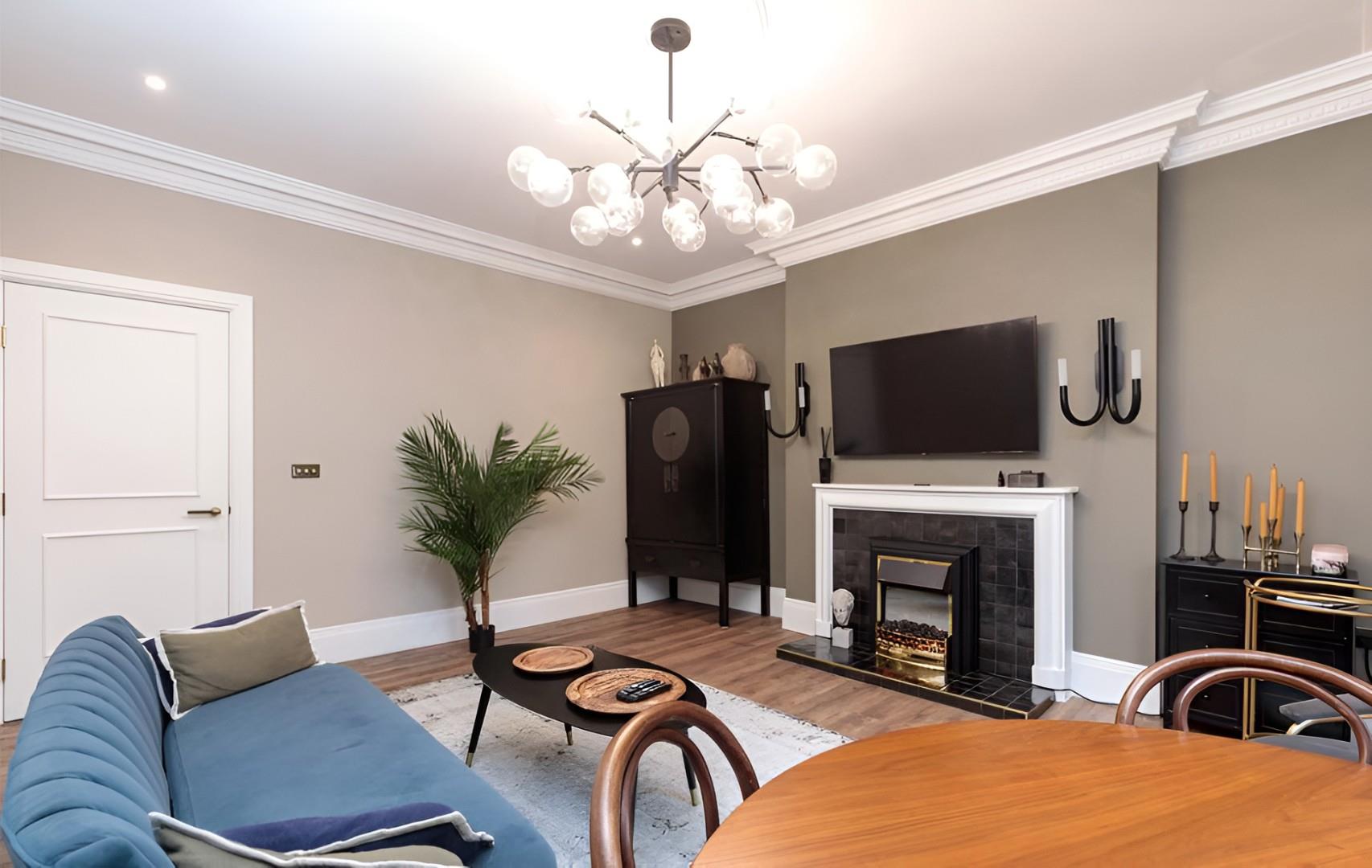 Montagu Mansions, London W1U