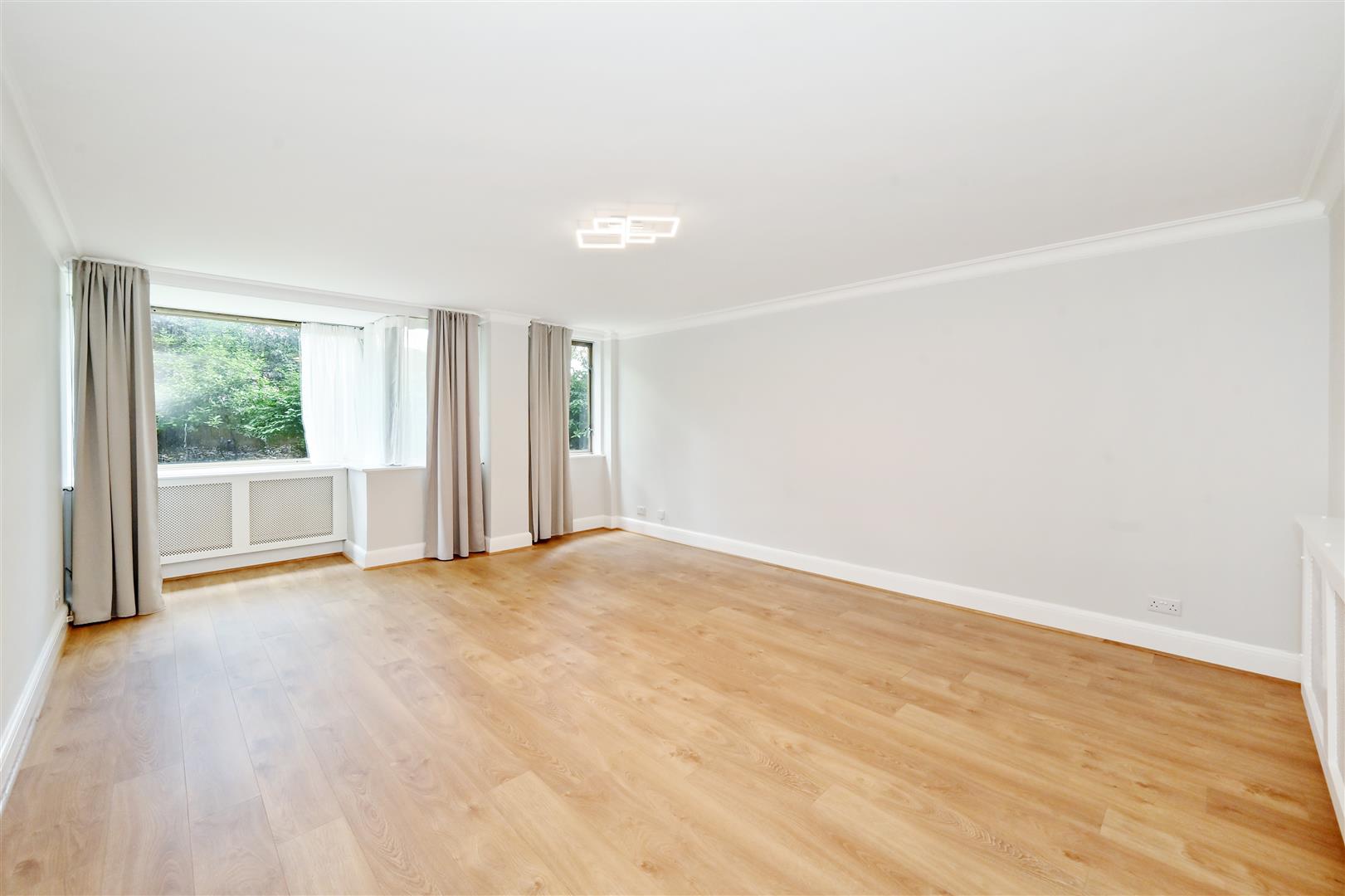 South Lodge, Knightsbridge SW7