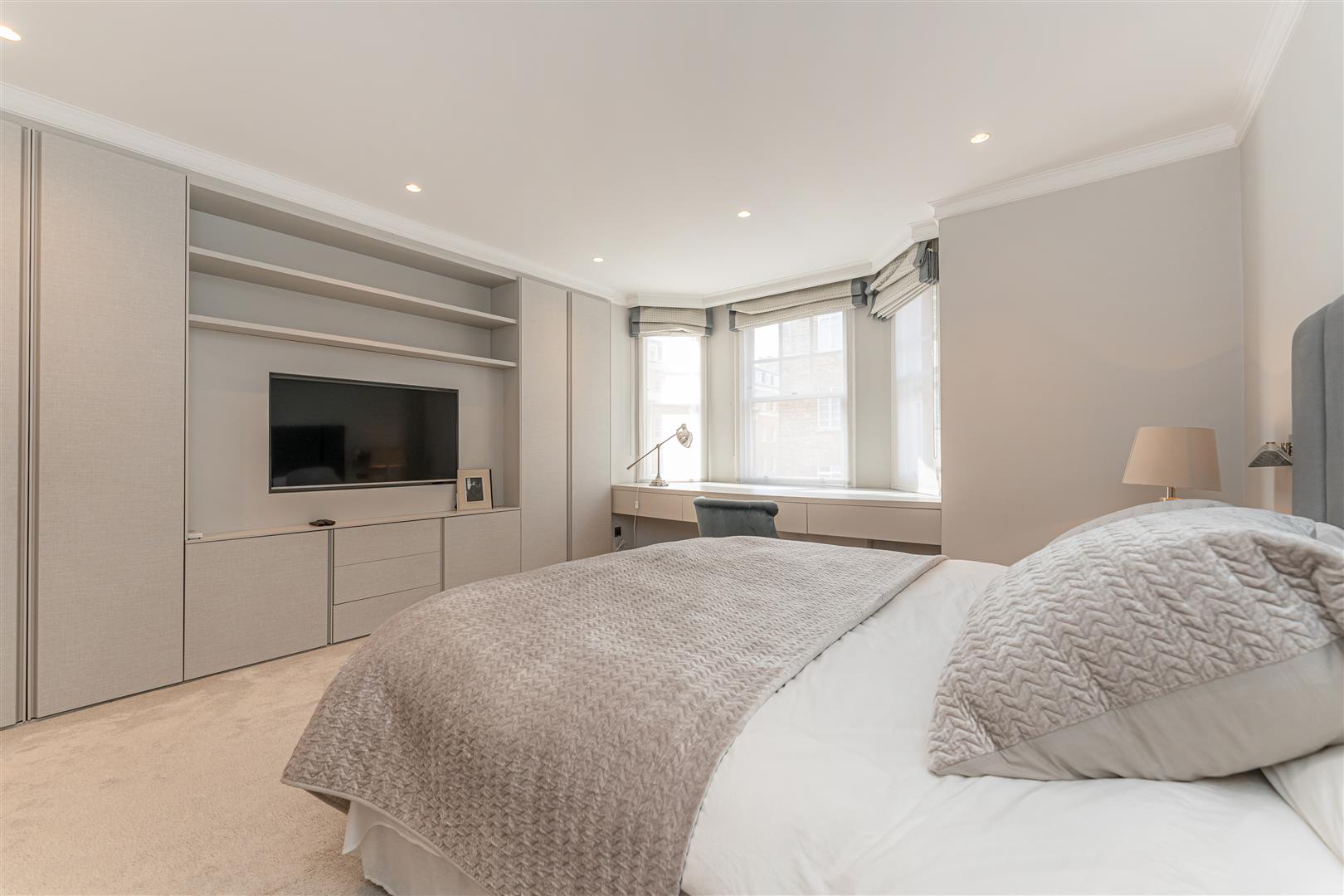 Cumberland Mansions, George Street, Marylebone W1H