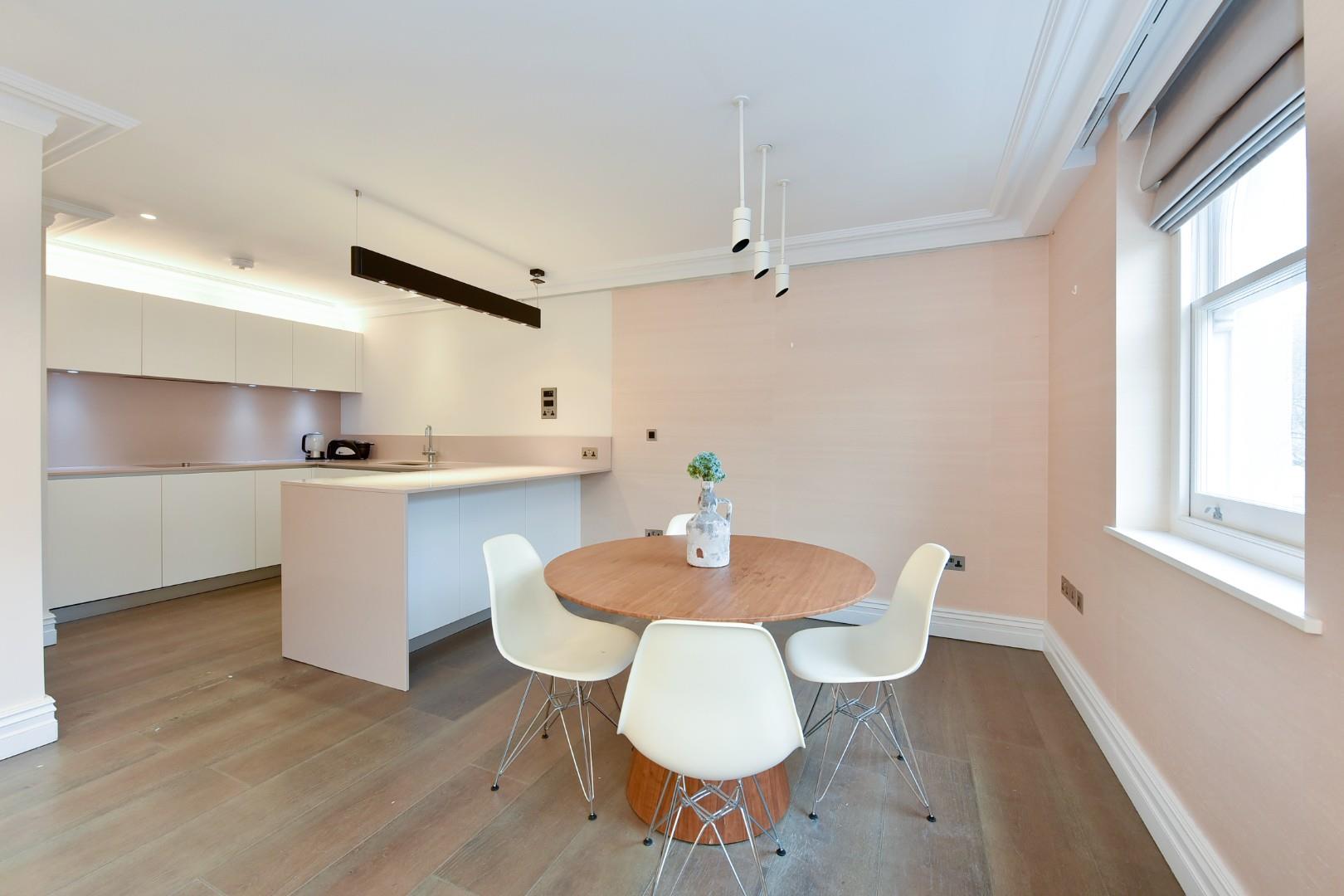 Queen’s Gate, South Kensington, SW7