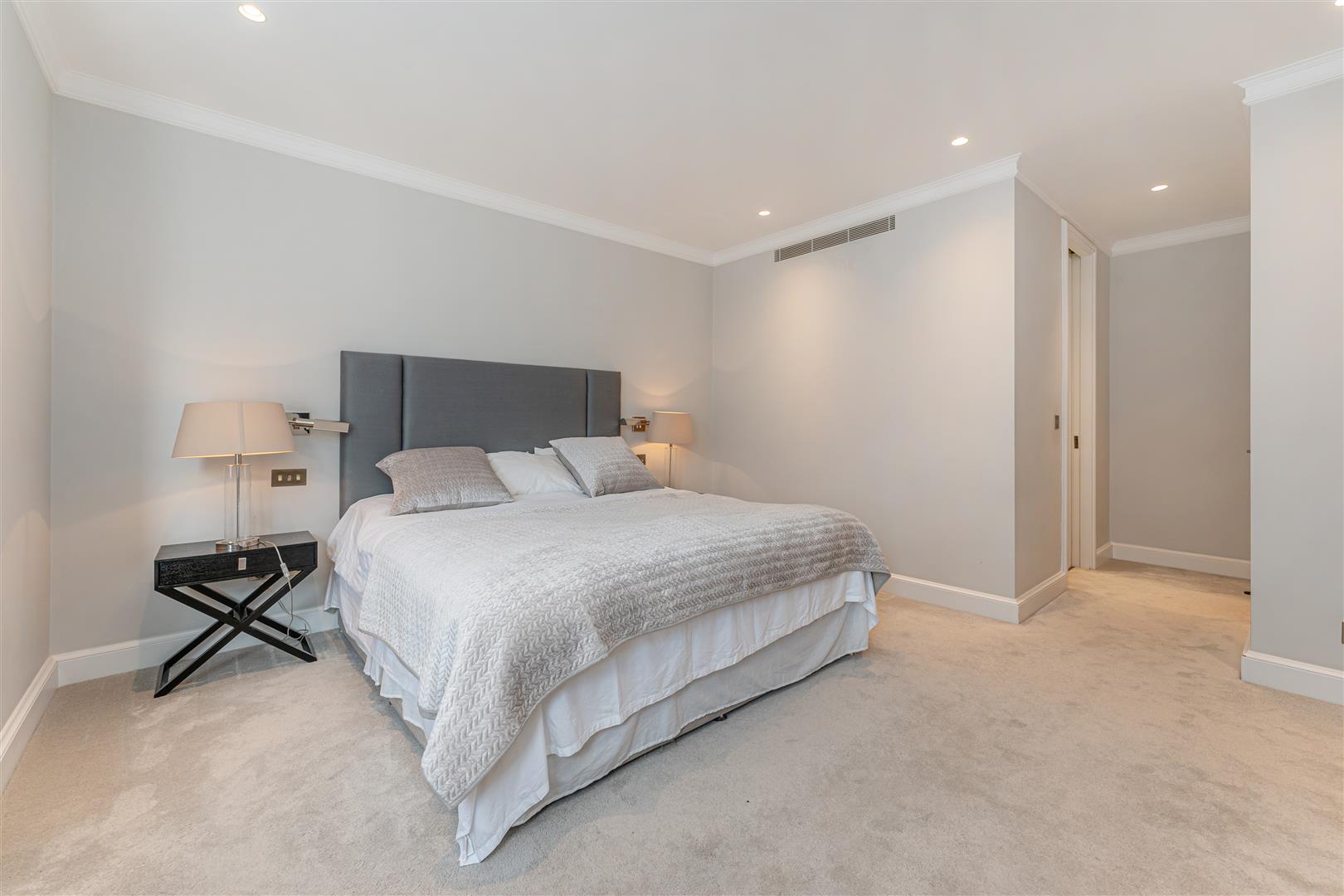 Cumberland Mansions, George Street, Marylebone W1H