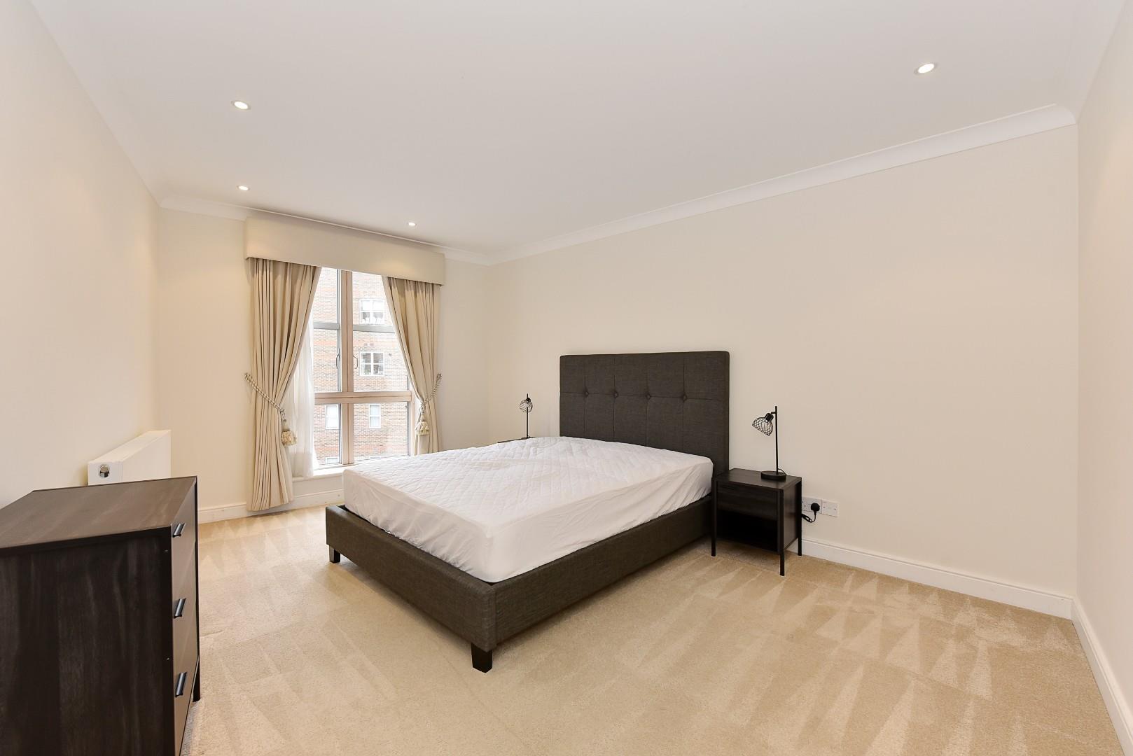 Views Over The Thames – King Henrys Reach, Hammersmith, W6