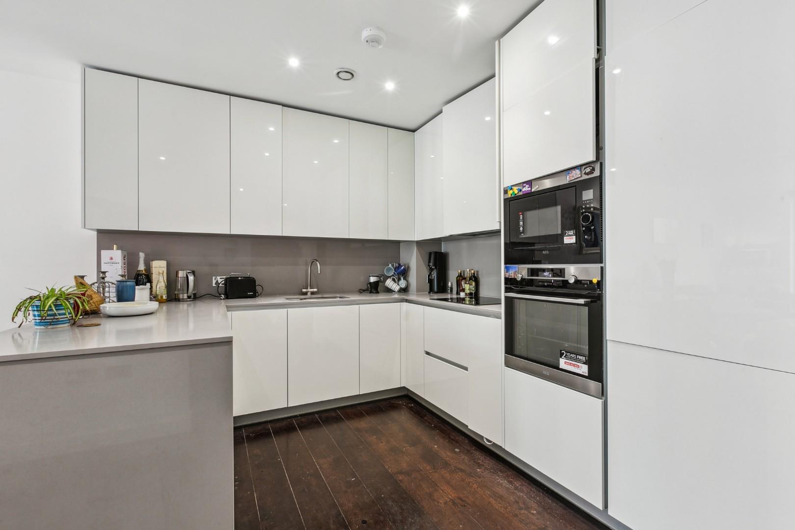 Haines House, 10 Charles Clowes Walk, Nine Elms SW11