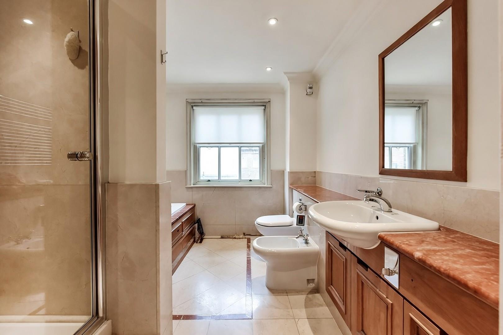 Large Lateral Flat – Eaton Square, Belgravia SW1W