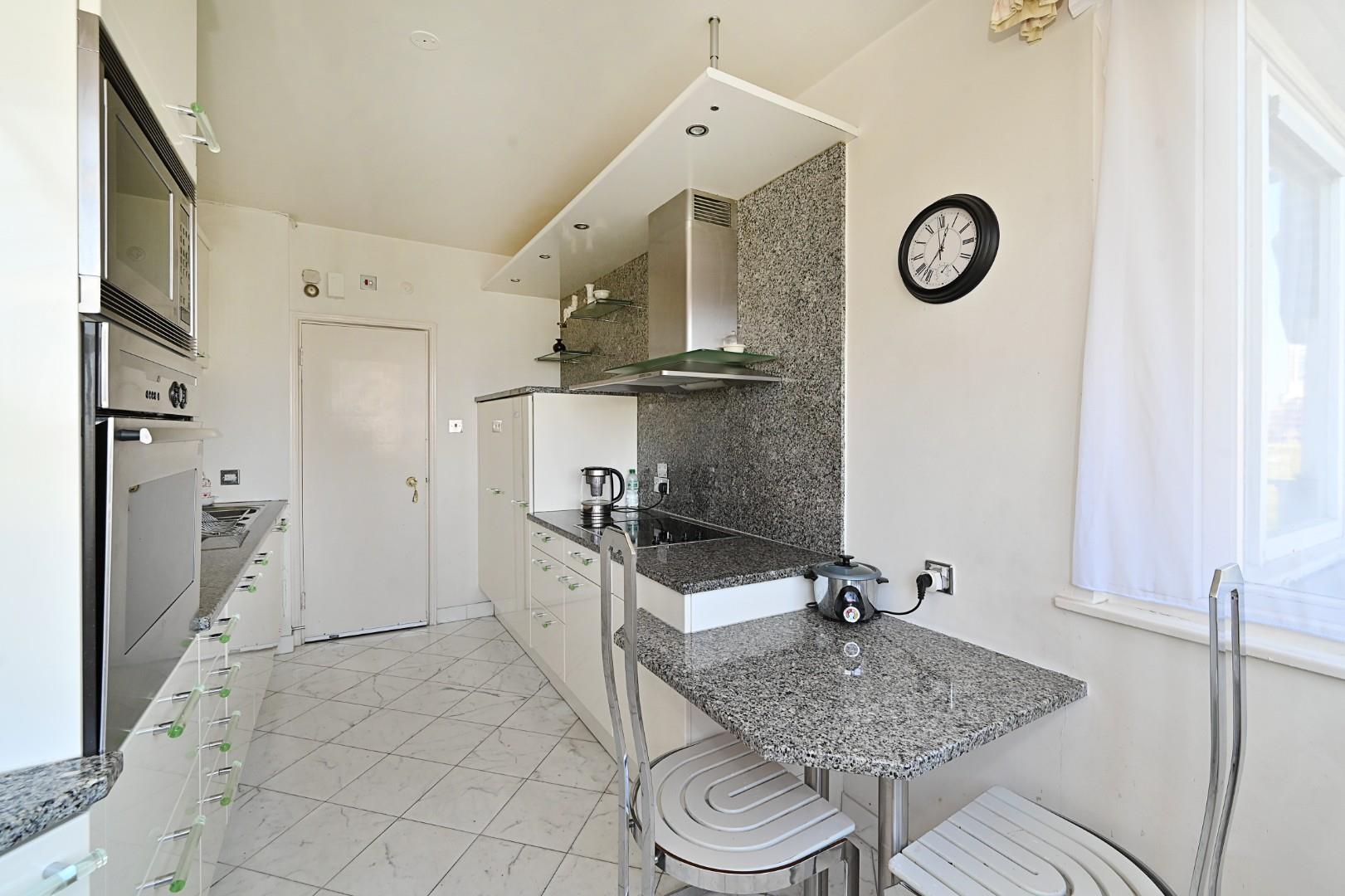 Raynham, Norfolk Crescent, Hyde Park, W2
