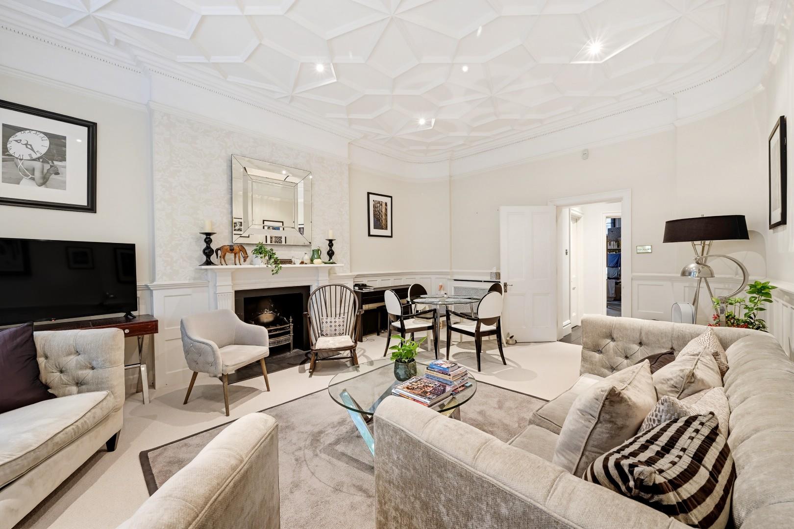 Amazing Raised Ground Floor – Montagu Square, Marylebone W1H