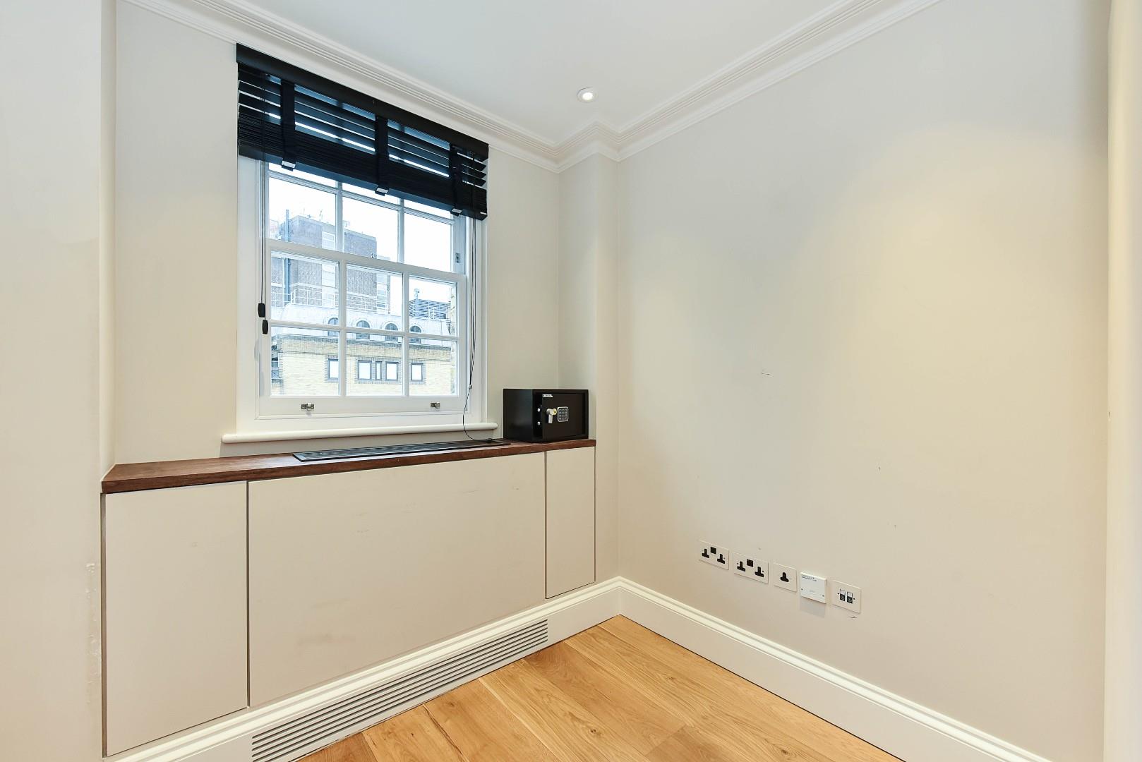 Curzon Street, Mayfair, London W1J