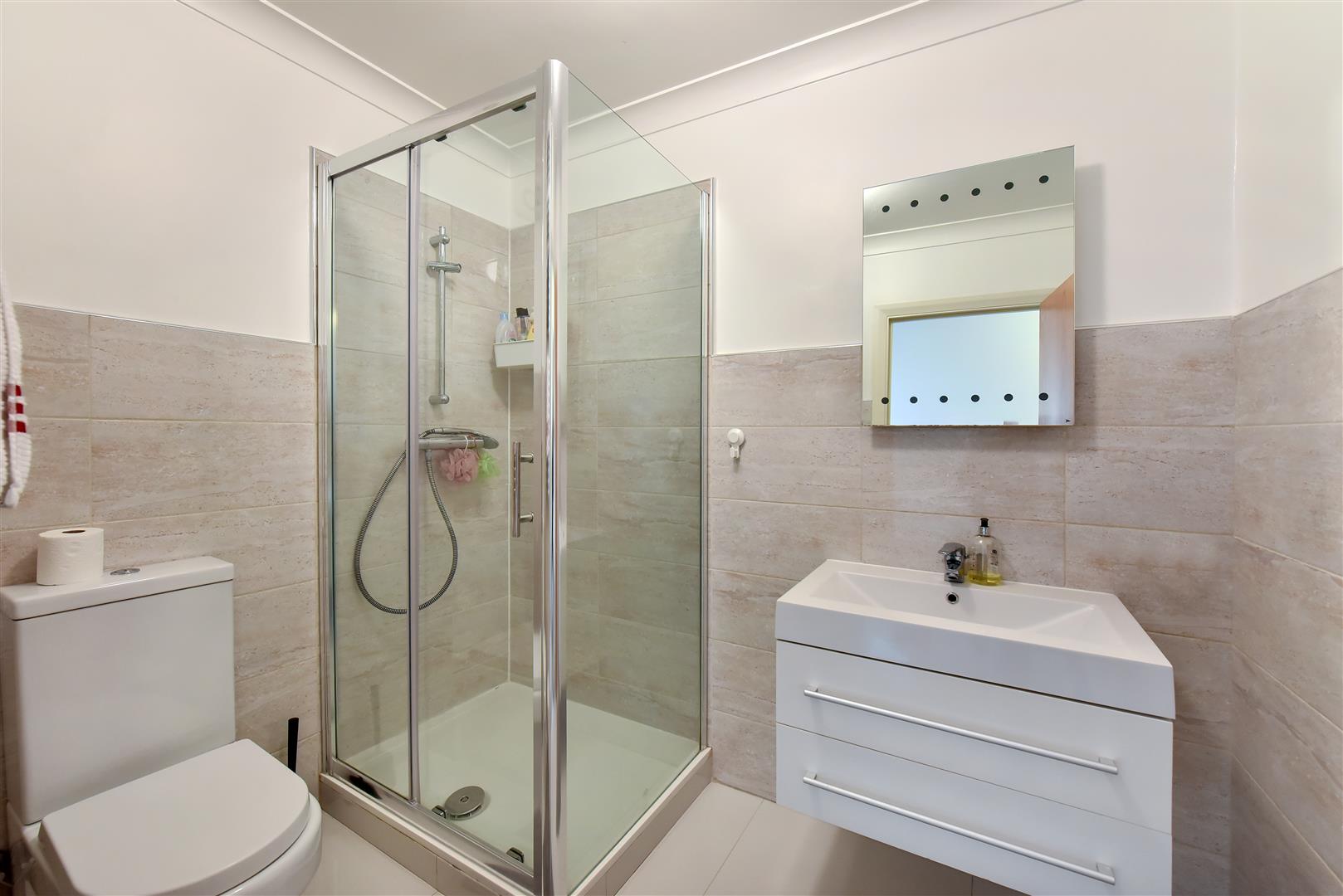 Stunning Views Over The Park – Hyde Park Towers, London, W2