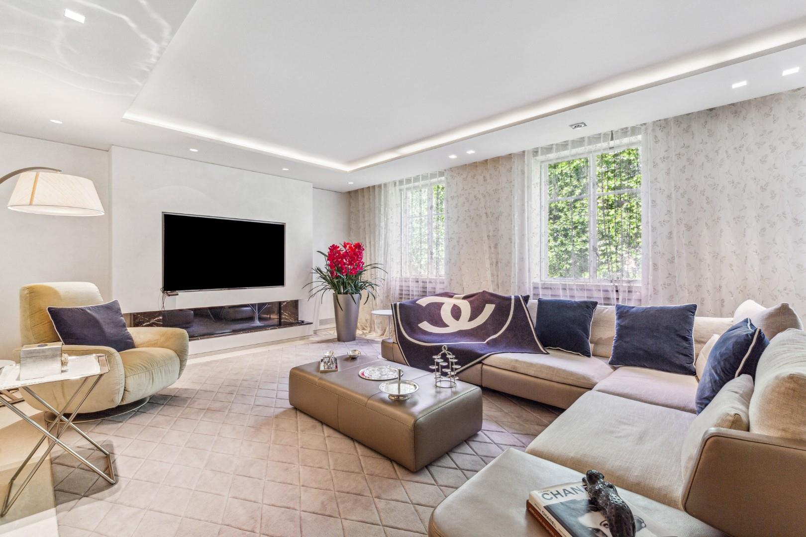 Huge Lateral Apartment – Bryanston Square, Marylebone, W1H