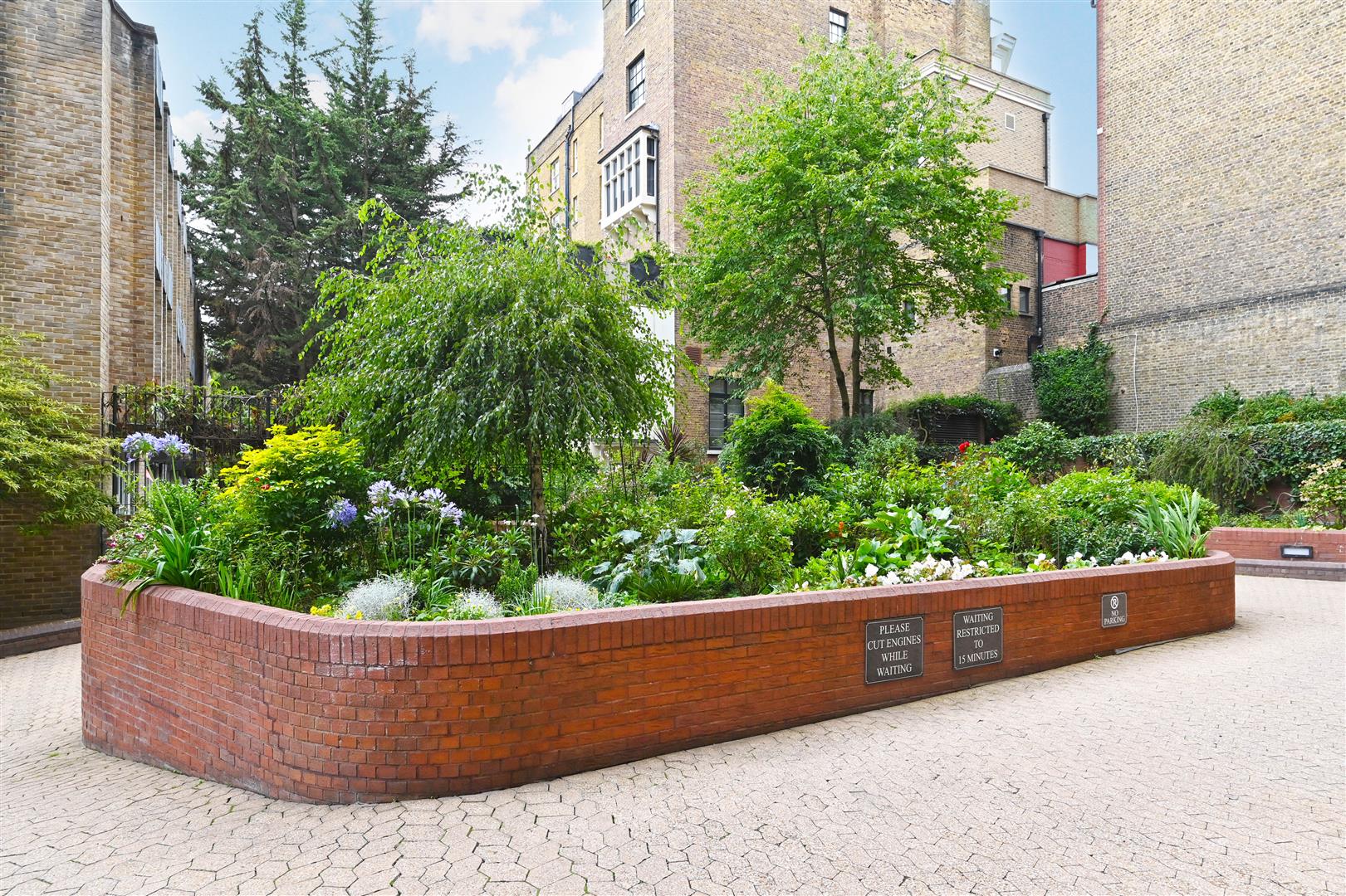 South Lodge, Knightsbridge SW7