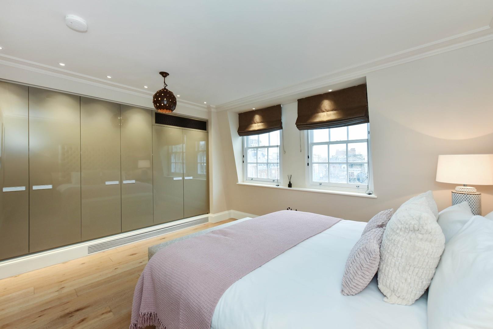 Curzon Street, Mayfair, London W1J