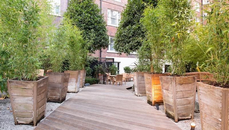 39 Hill Street, London, W1J