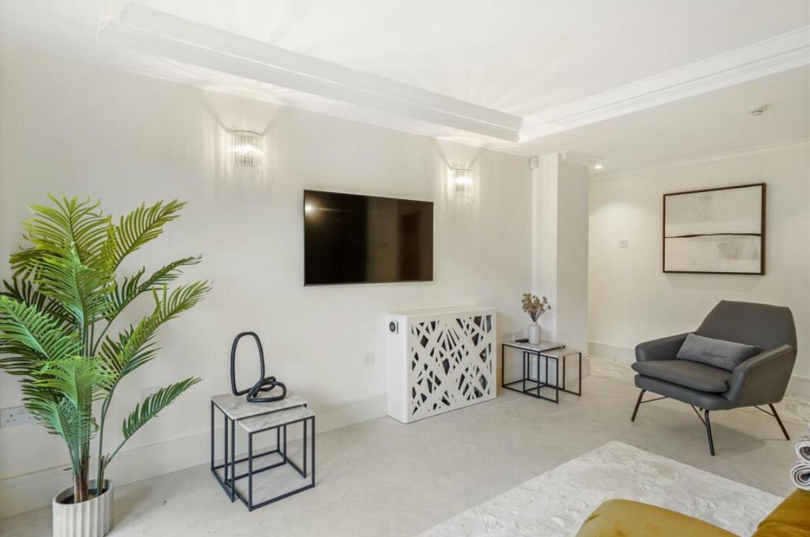 Regents Park House, Park Road, London