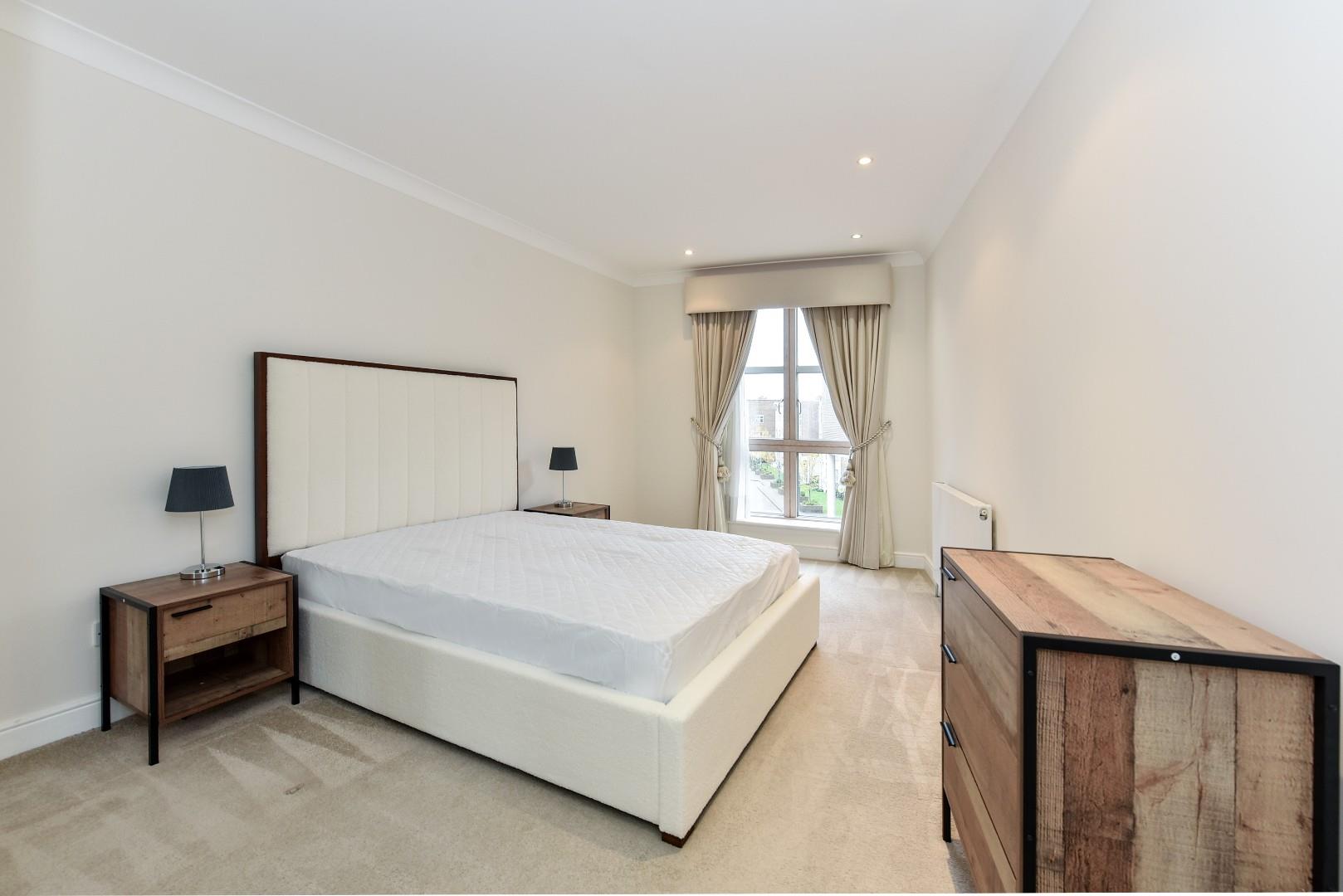 Views Over The Thames – King Henrys Reach, Hammersmith, W6