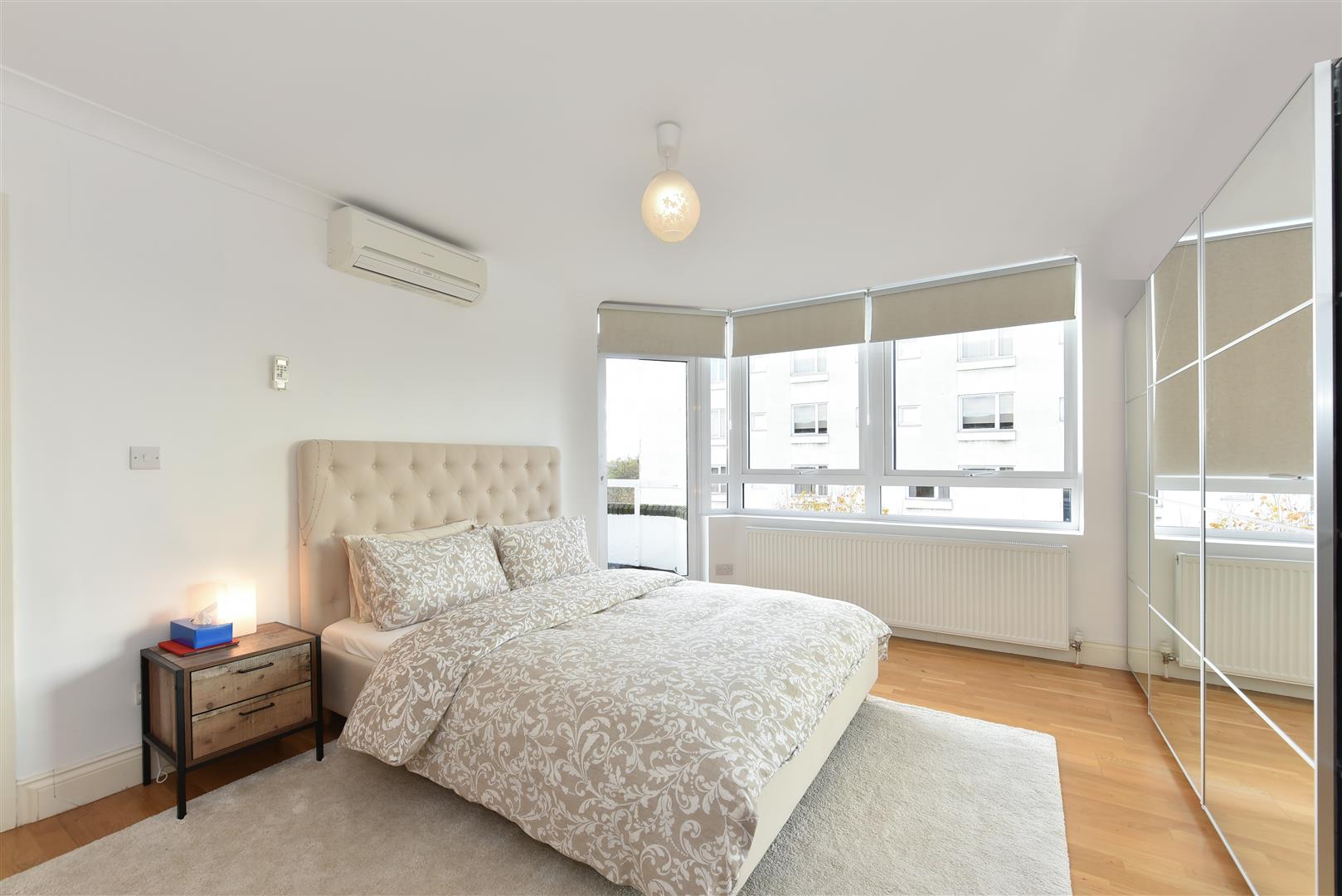 Stunning Views Over The Park – Hyde Park Towers, London, W2