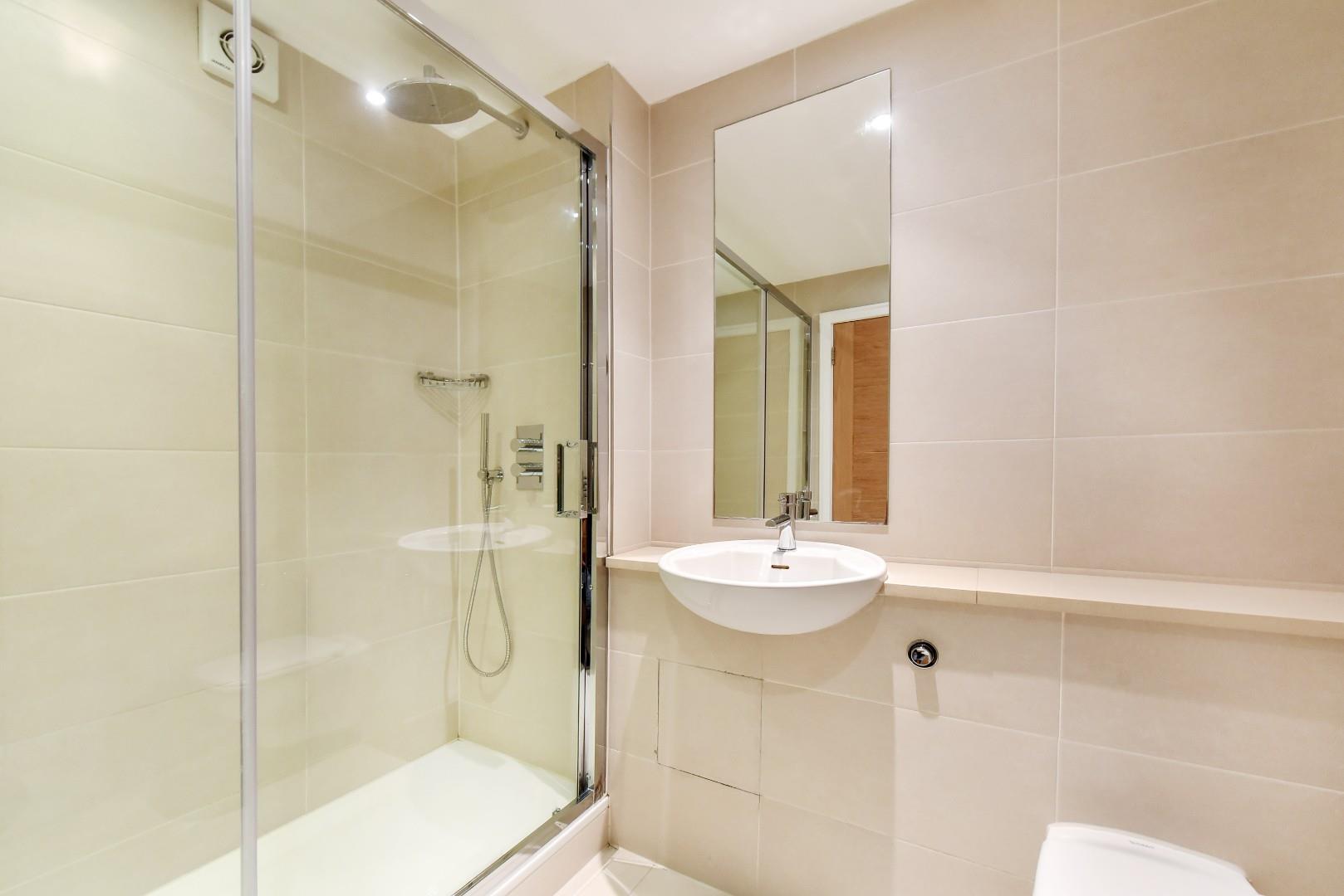 Views Over The Thames – King Henrys Reach, Hammersmith, W6